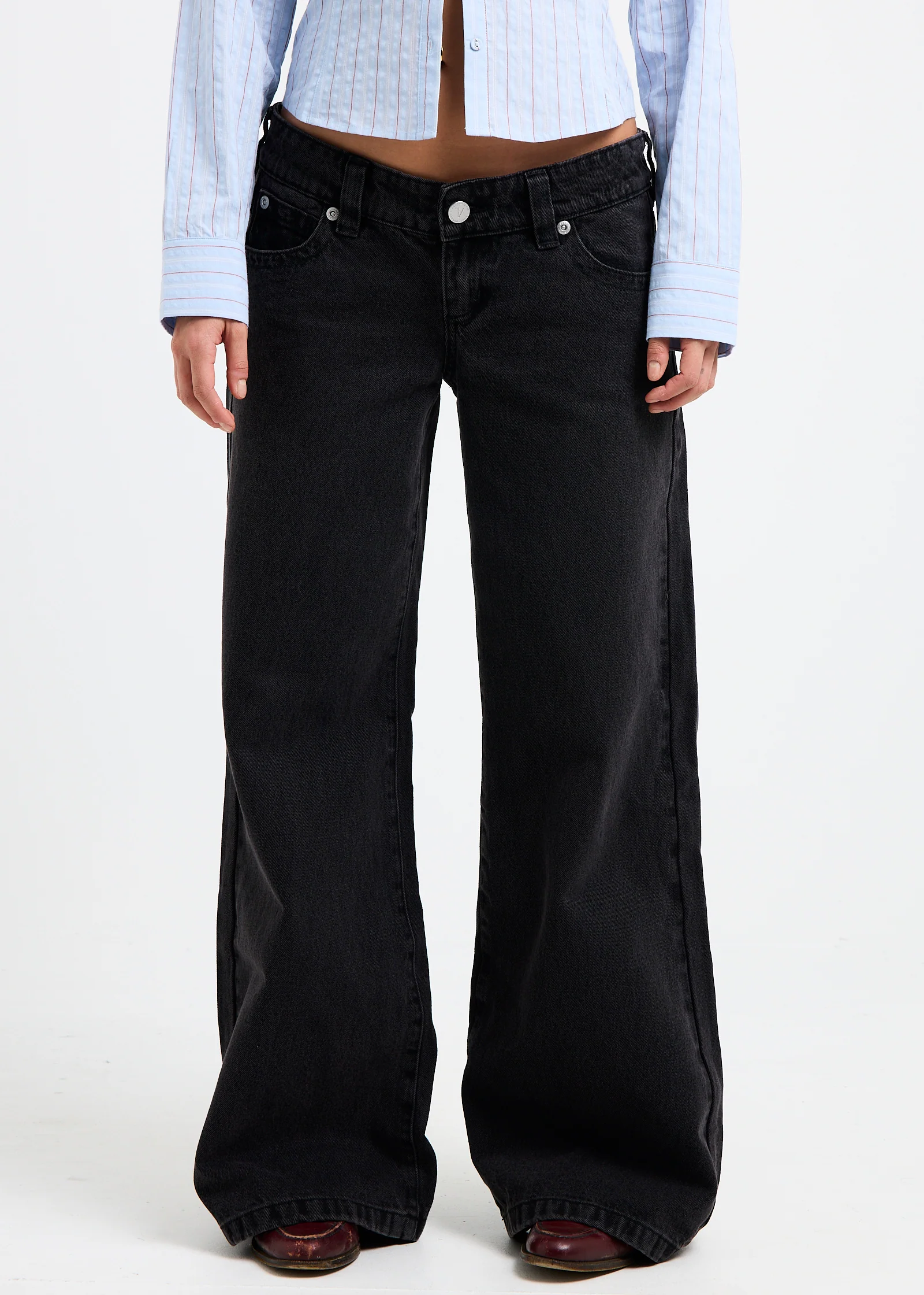 00 Super Low & Wide Denim Jeans - Image 2