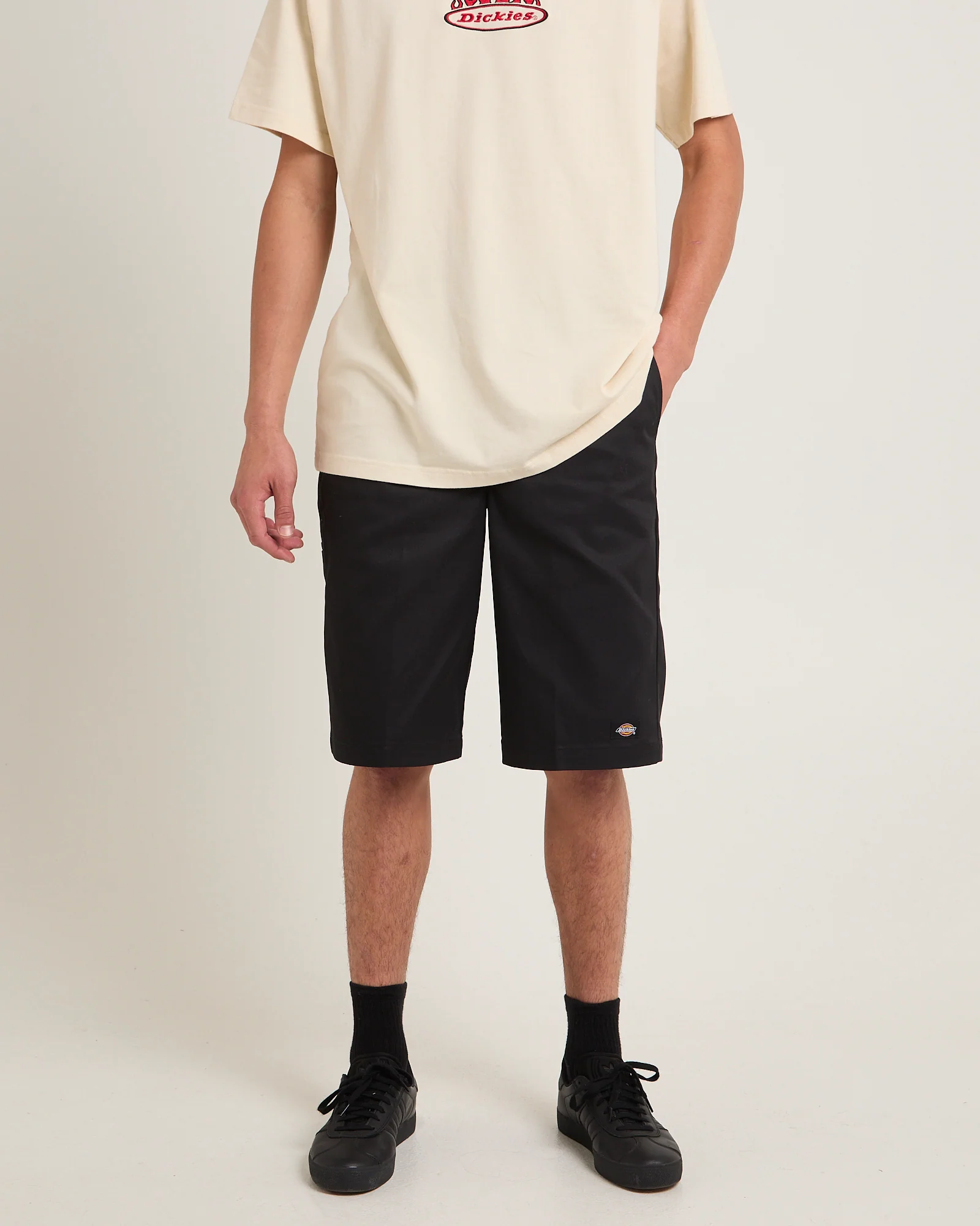 13 Inch Multi Pocket Shorts