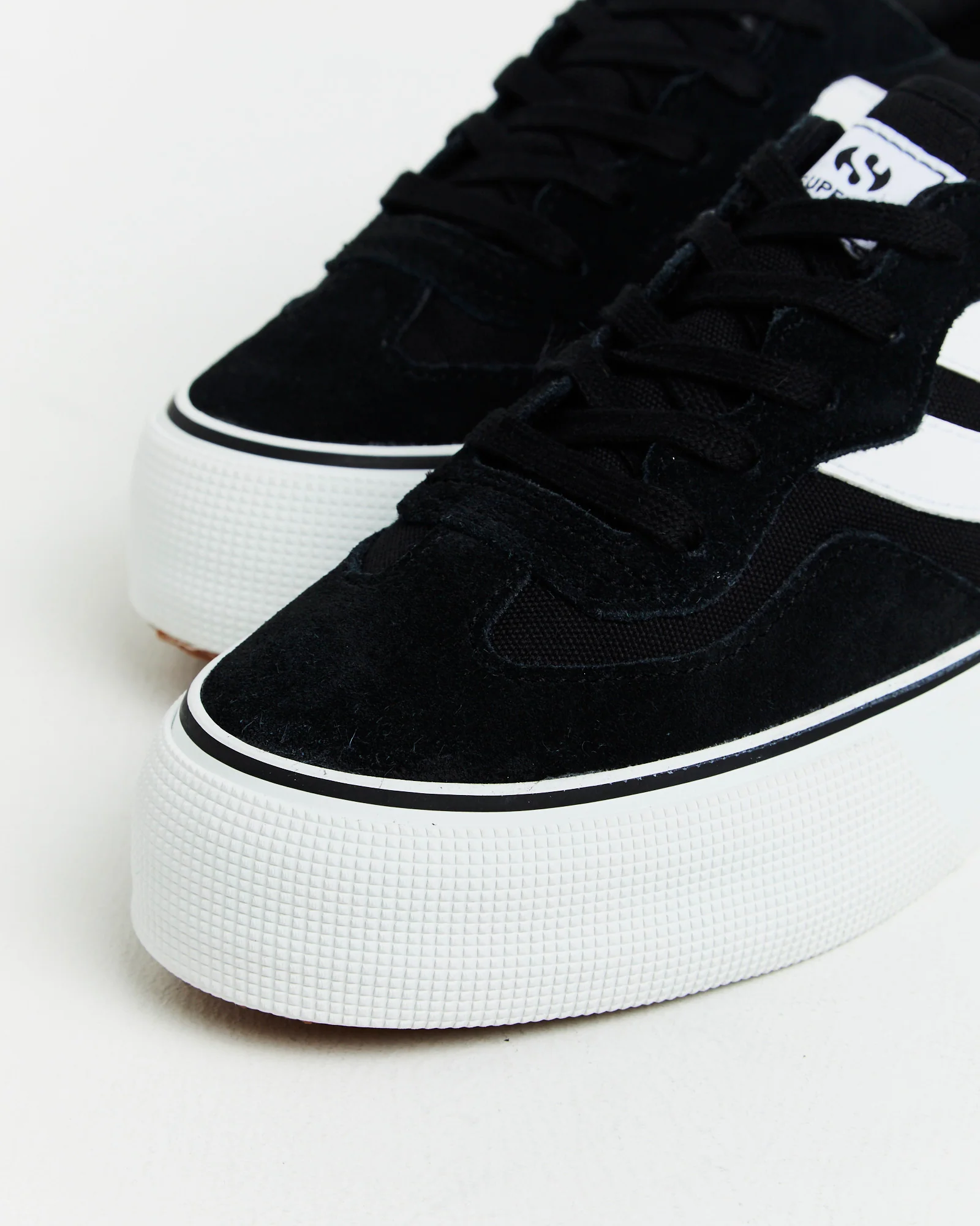 3041 Revolley Sneakers in Black - Image 5