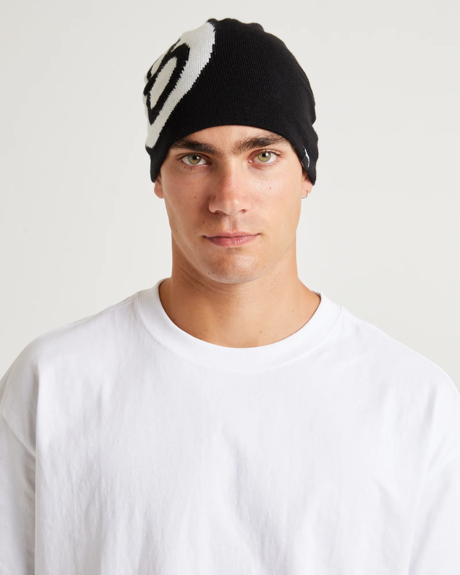 8 Ball Skull Beanie Black - Image 6