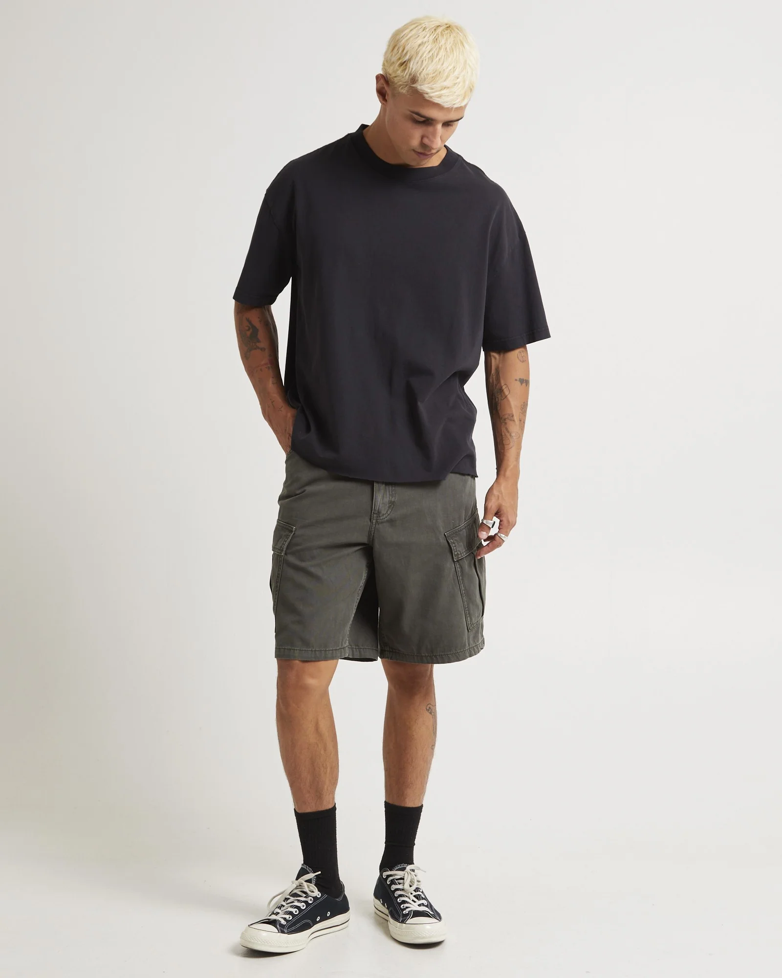 95 Baggy Denim Cargo Shorts - Image 3