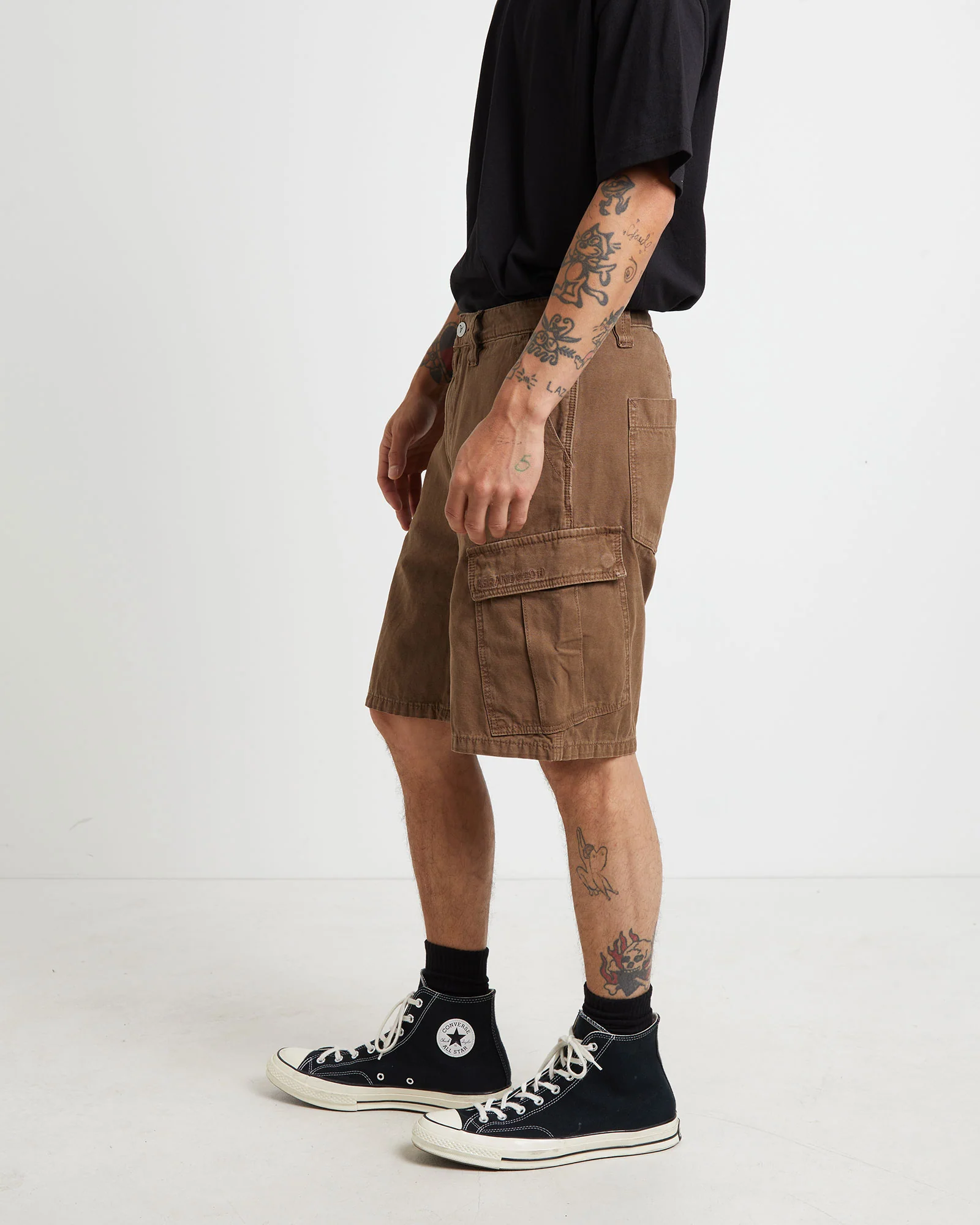 95 Cargo Baggy Shorts in Brown Stone - Image 5