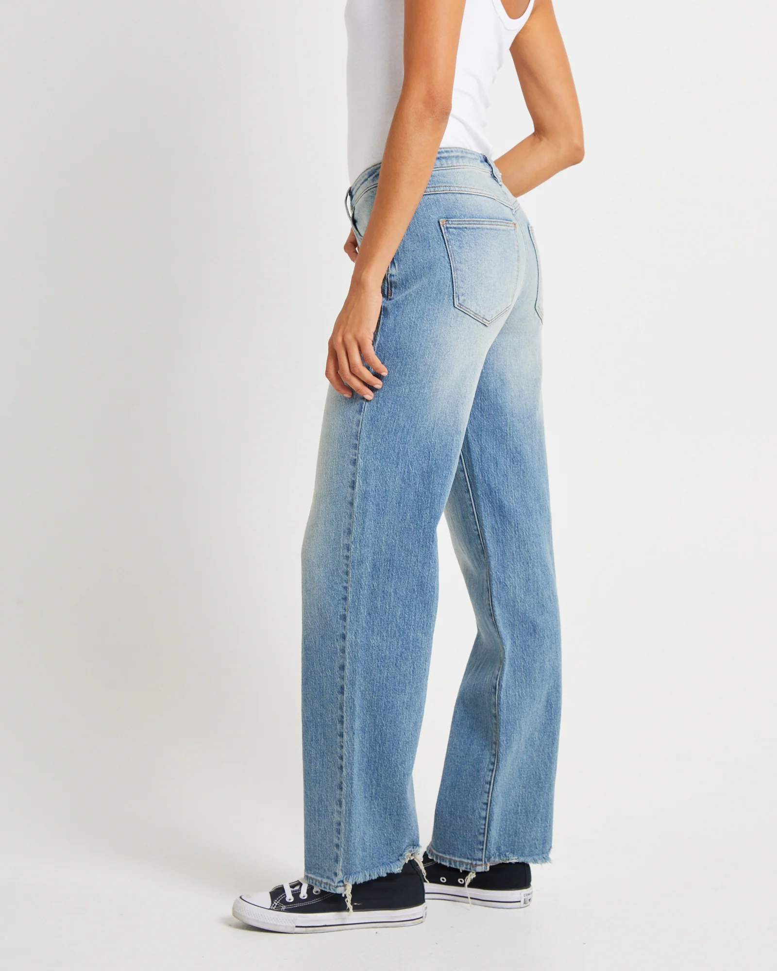 95 Mid Baggy Lula Recycled Denim Jeans - Image 4
