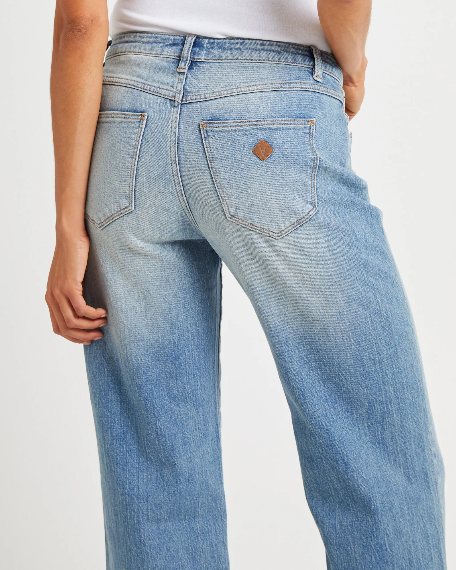 95 Mid Baggy Lula Recycled Denim Jeans - Image 5