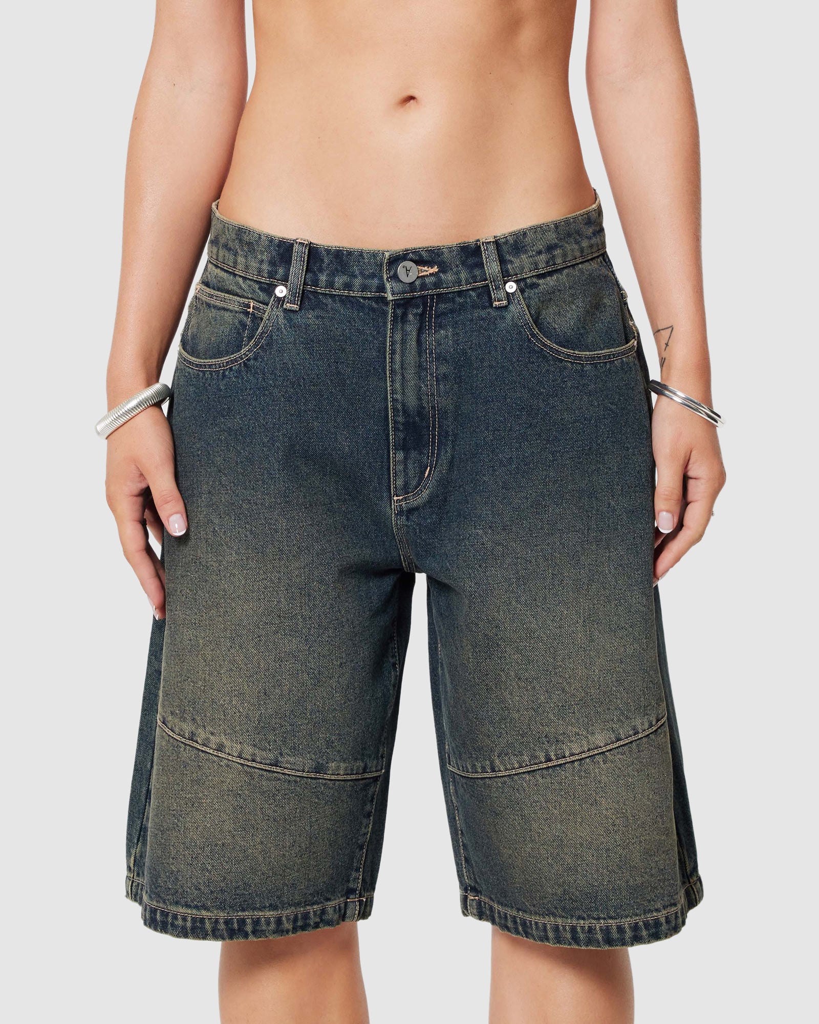 95 Super Baggy Denim Jorts Quinn