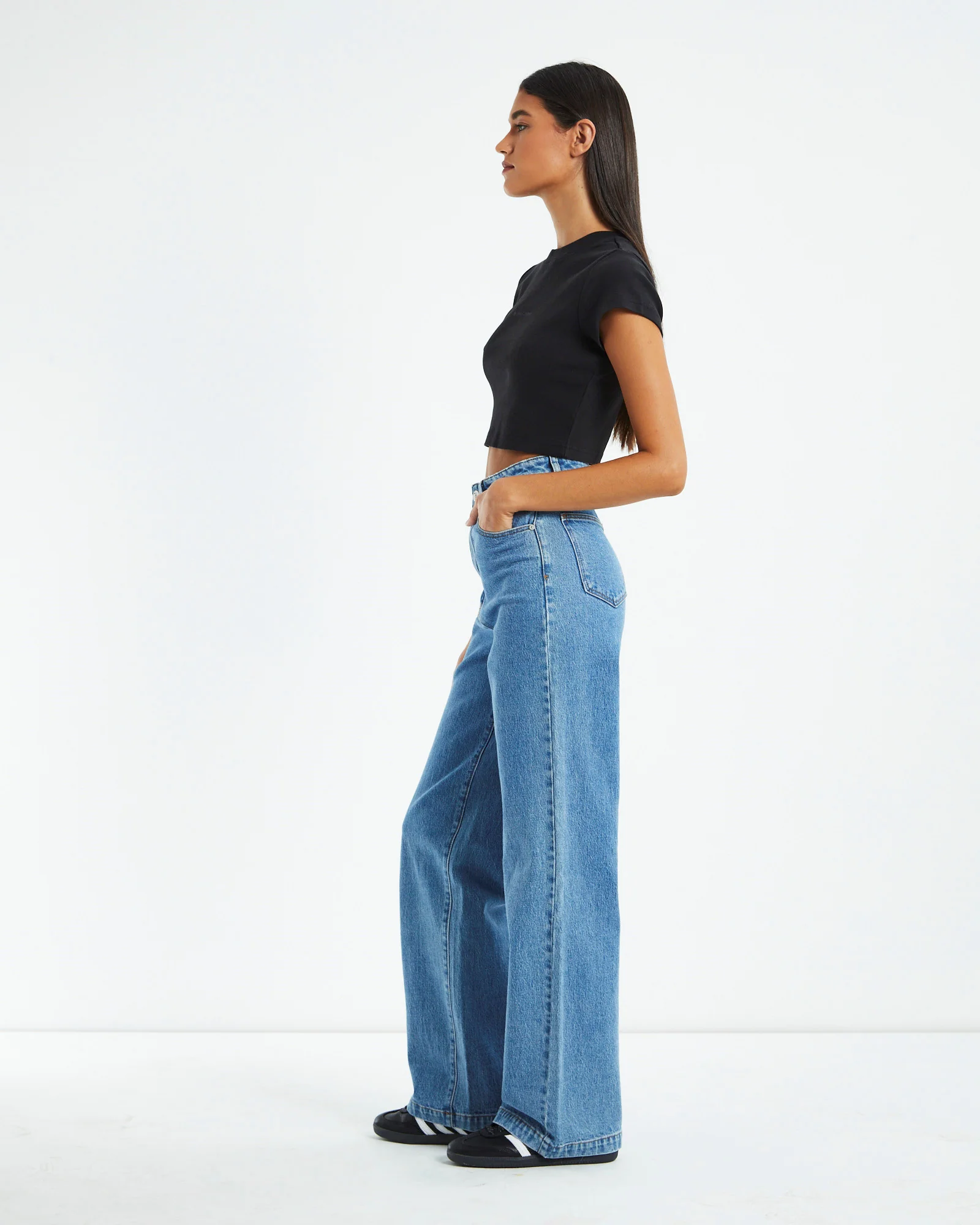 A 90s Crop Tee Black - Image 4