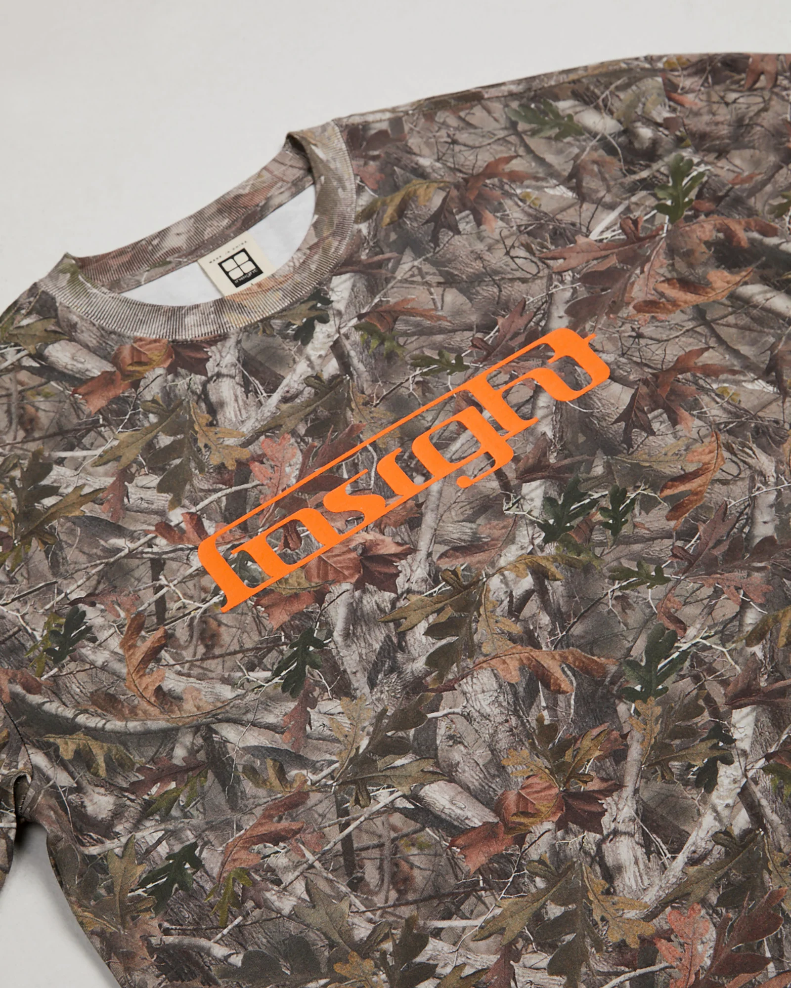Admission Cropped Camo T-Shirt - Image 7