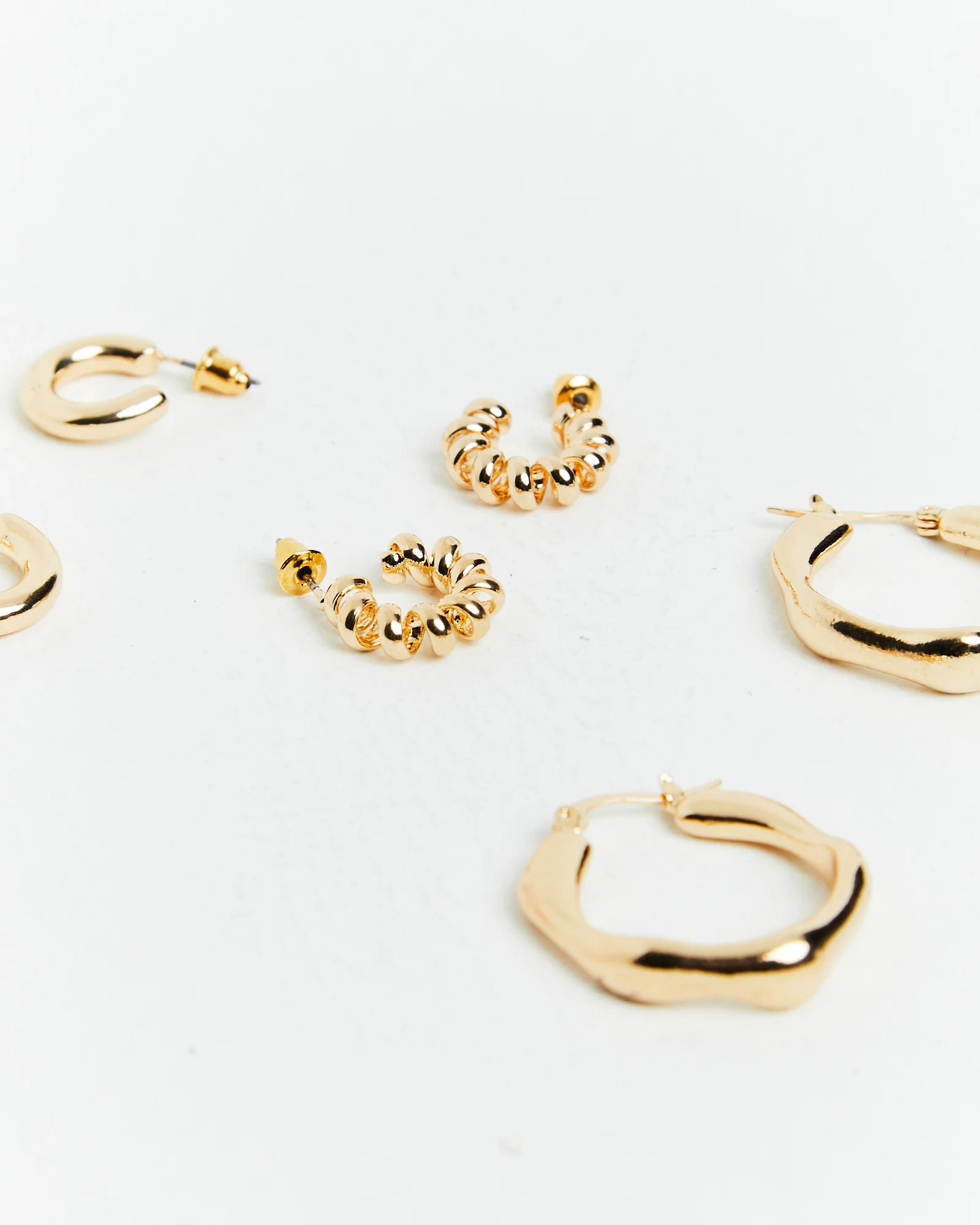 Aire Assorted Hoop Earrings Pack Gold - Image 2