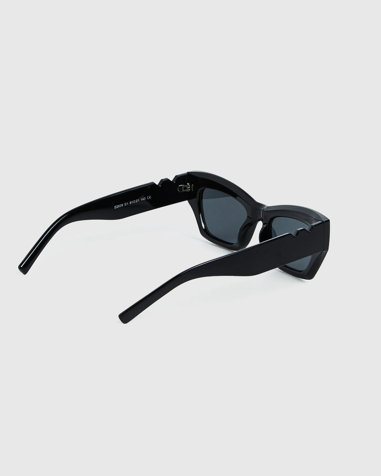 Amalfi Sunglasses Black - Image 3