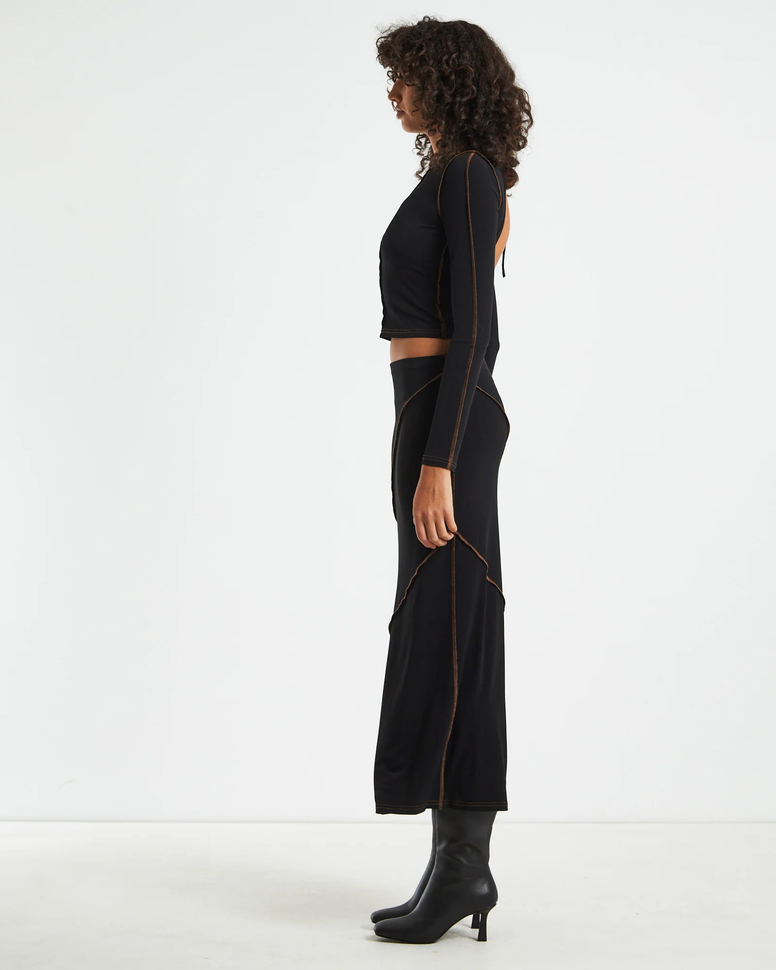 Amelie Slinky Contrast Long Sleeve Top Black - Image 4