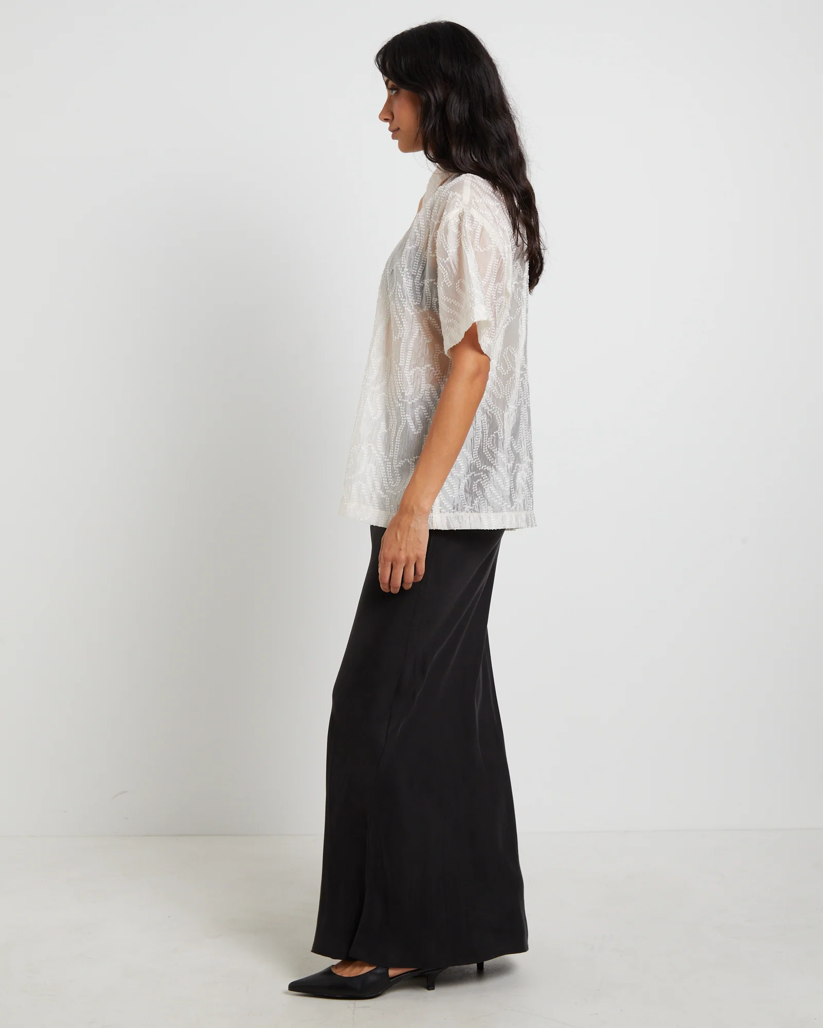Avery Sheer Textured Short Sleeve Shirt in White - Image 4