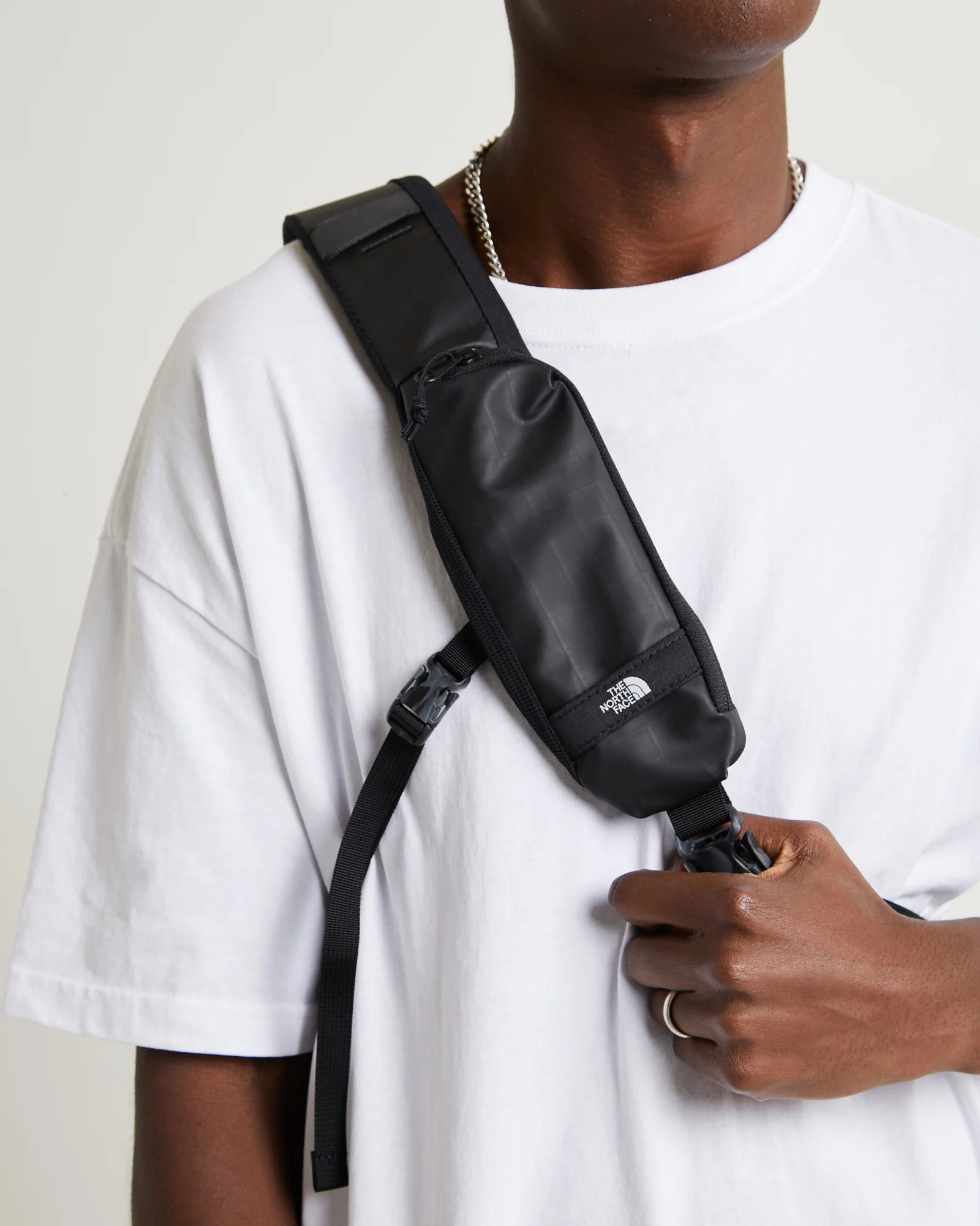 Base Camp Voyager Sling Bag Black - Image 6