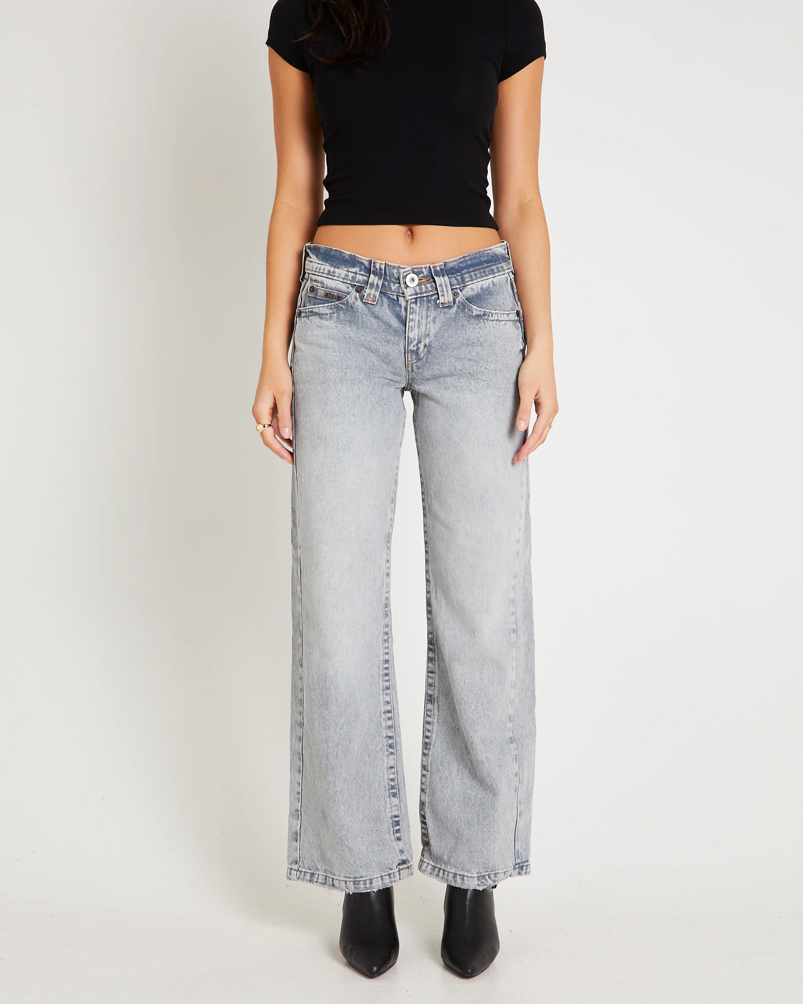 BDG Kayla Low-Rise Denim Jeans - Image 2