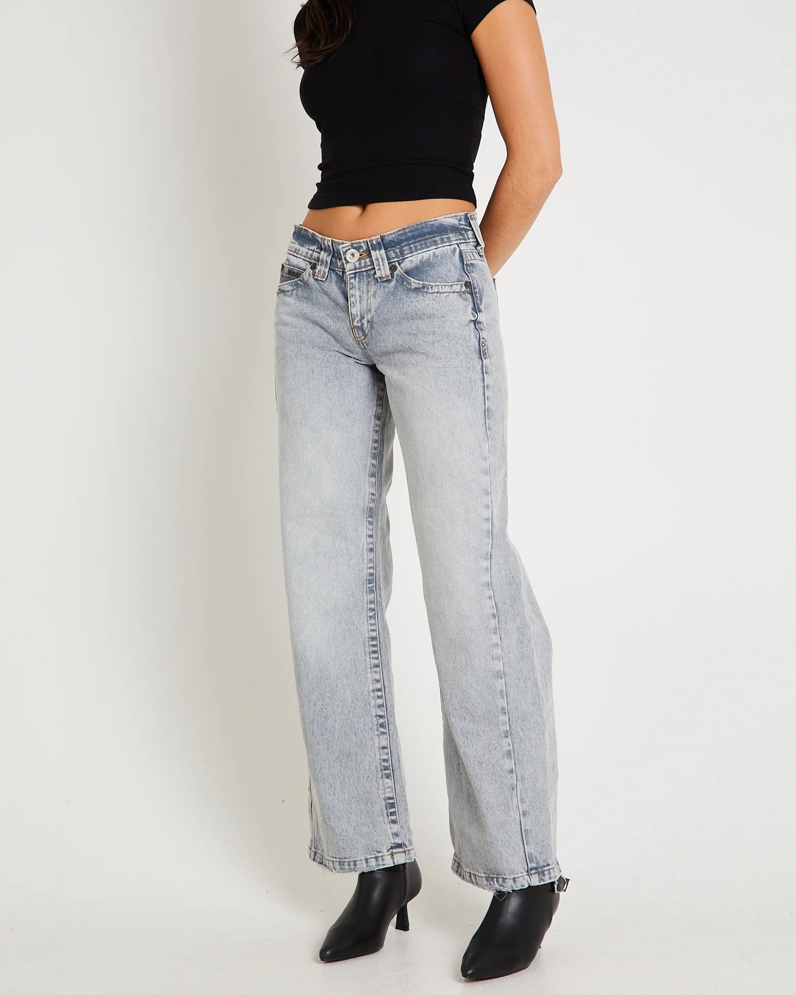 BDG Kayla Low-Rise Denim Jeans - Image 3