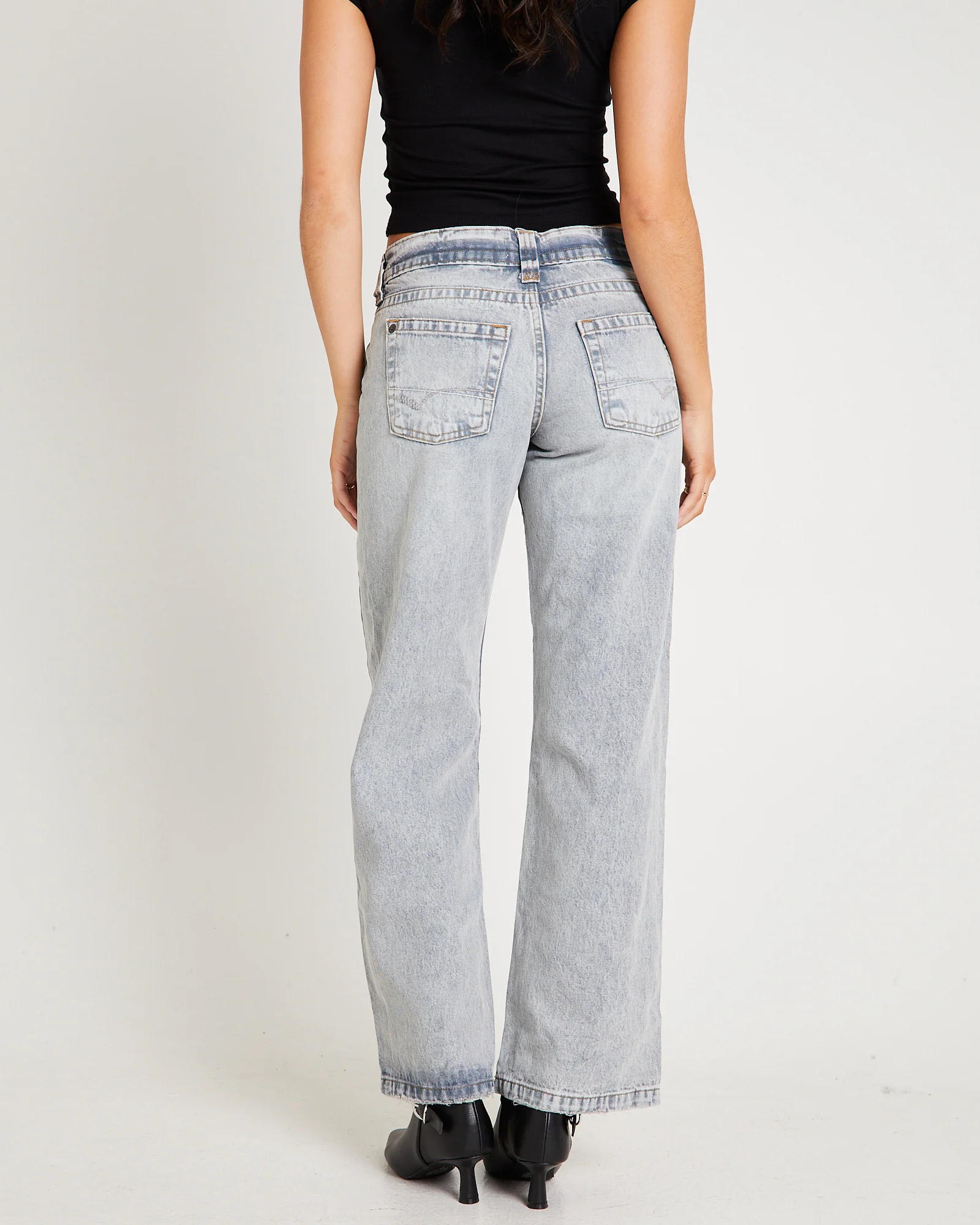 BDG Kayla Low-Rise Denim Jeans - Image 4