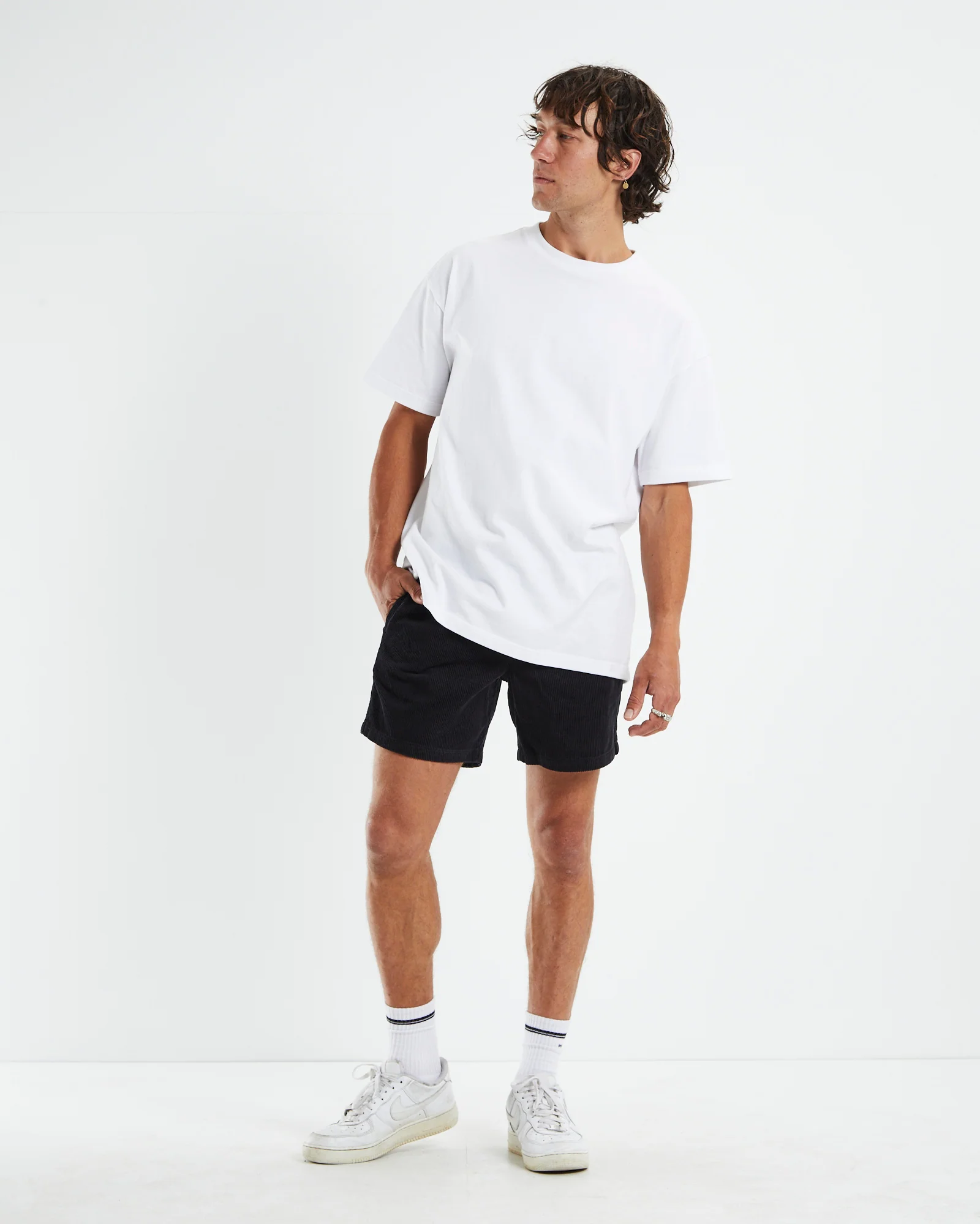 Bedford Cord Shorts Black - Image 3