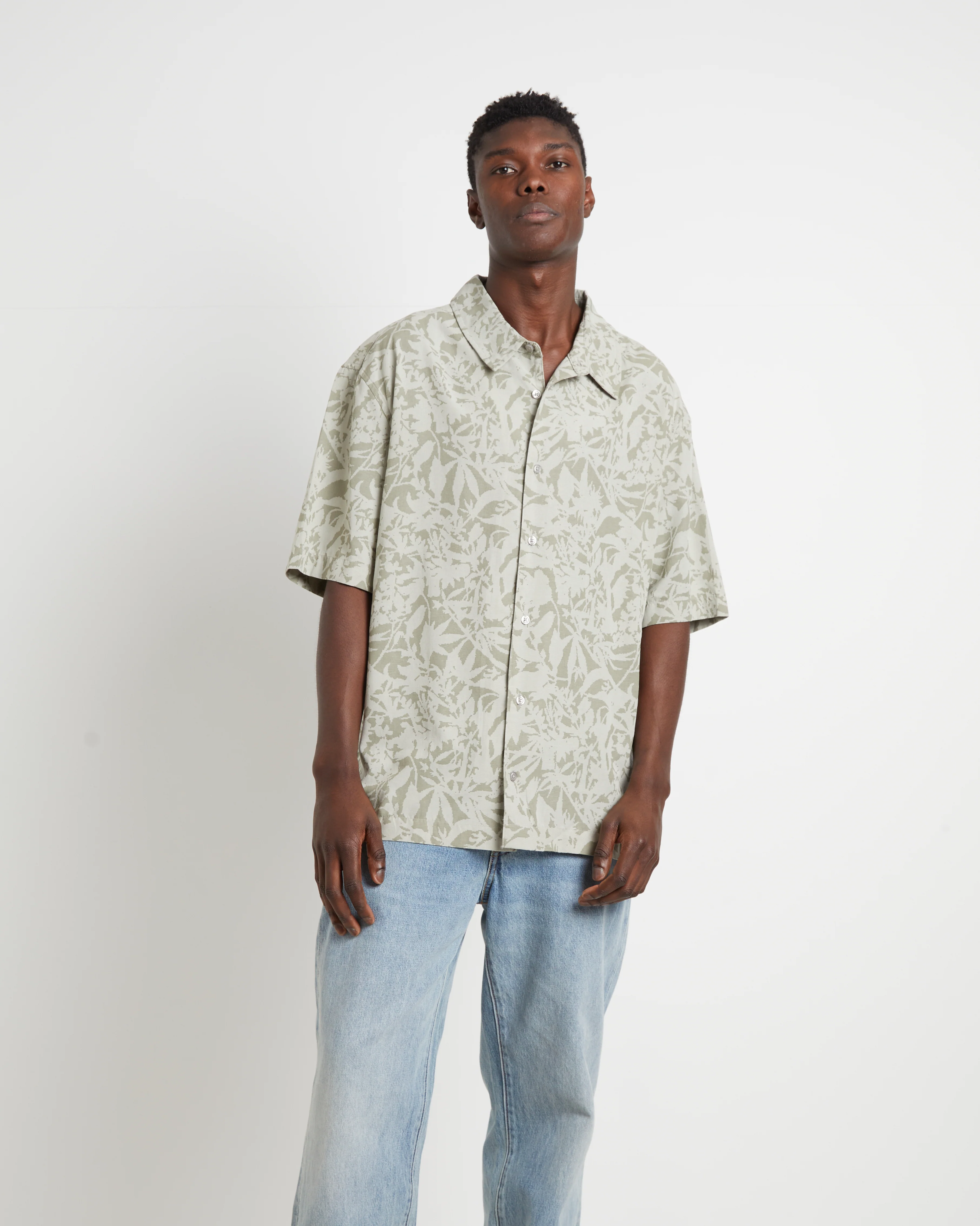 Bouquet Short Sleeve Shirt in Olive Floral Green