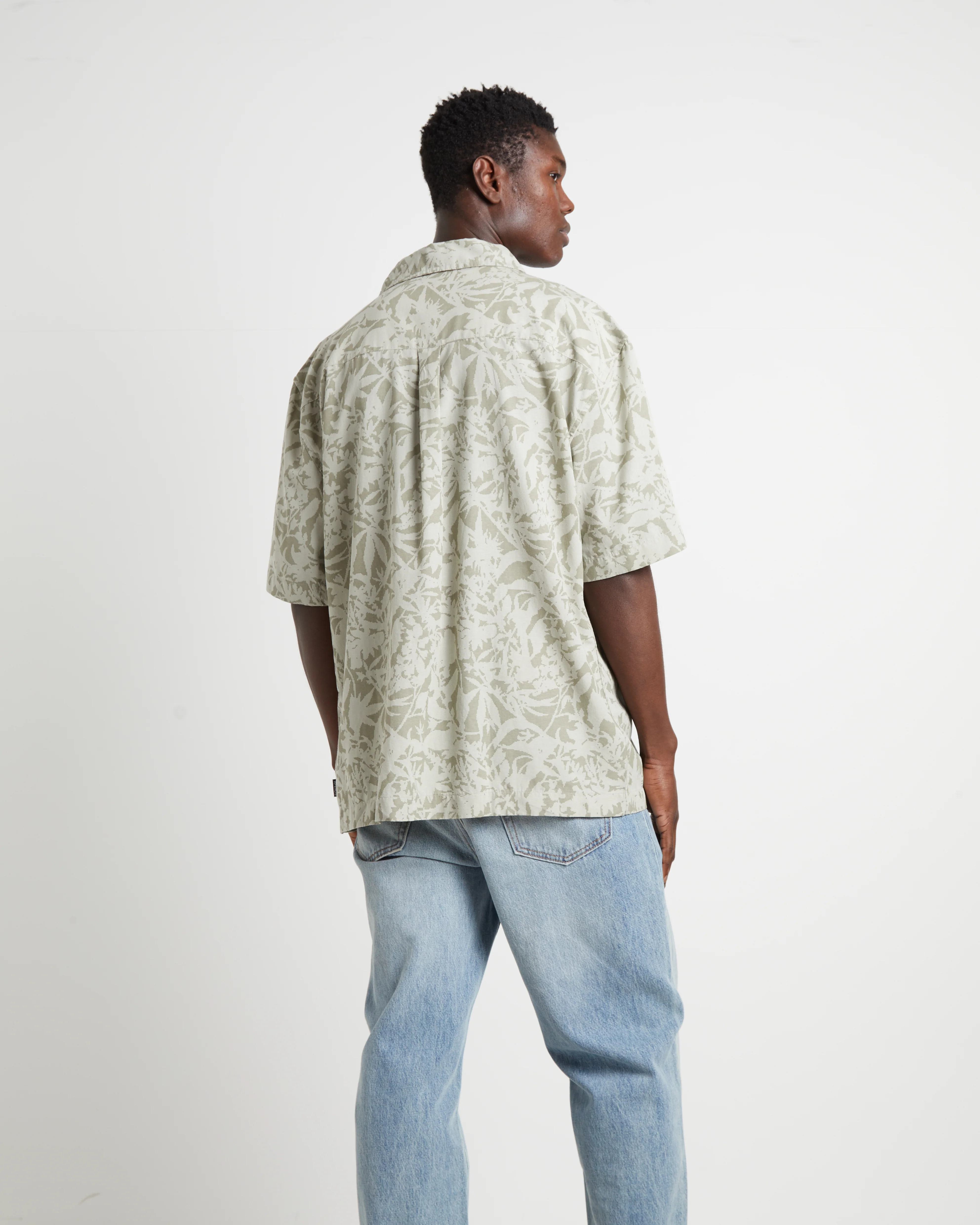Bouquet Short Sleeve Shirt in Olive Floral Green - Image 2
