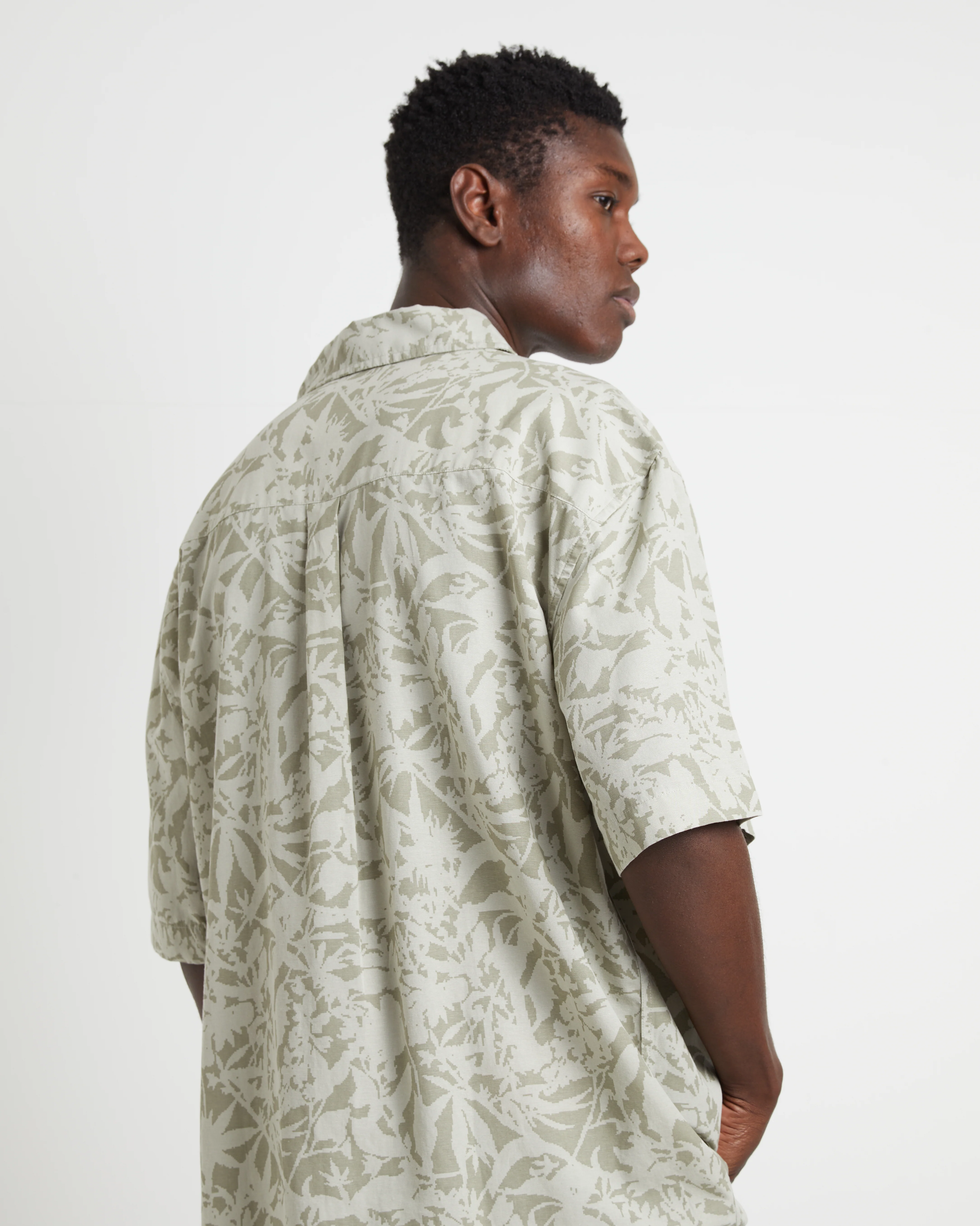 Bouquet Short Sleeve Shirt in Olive Floral Green - Image 5