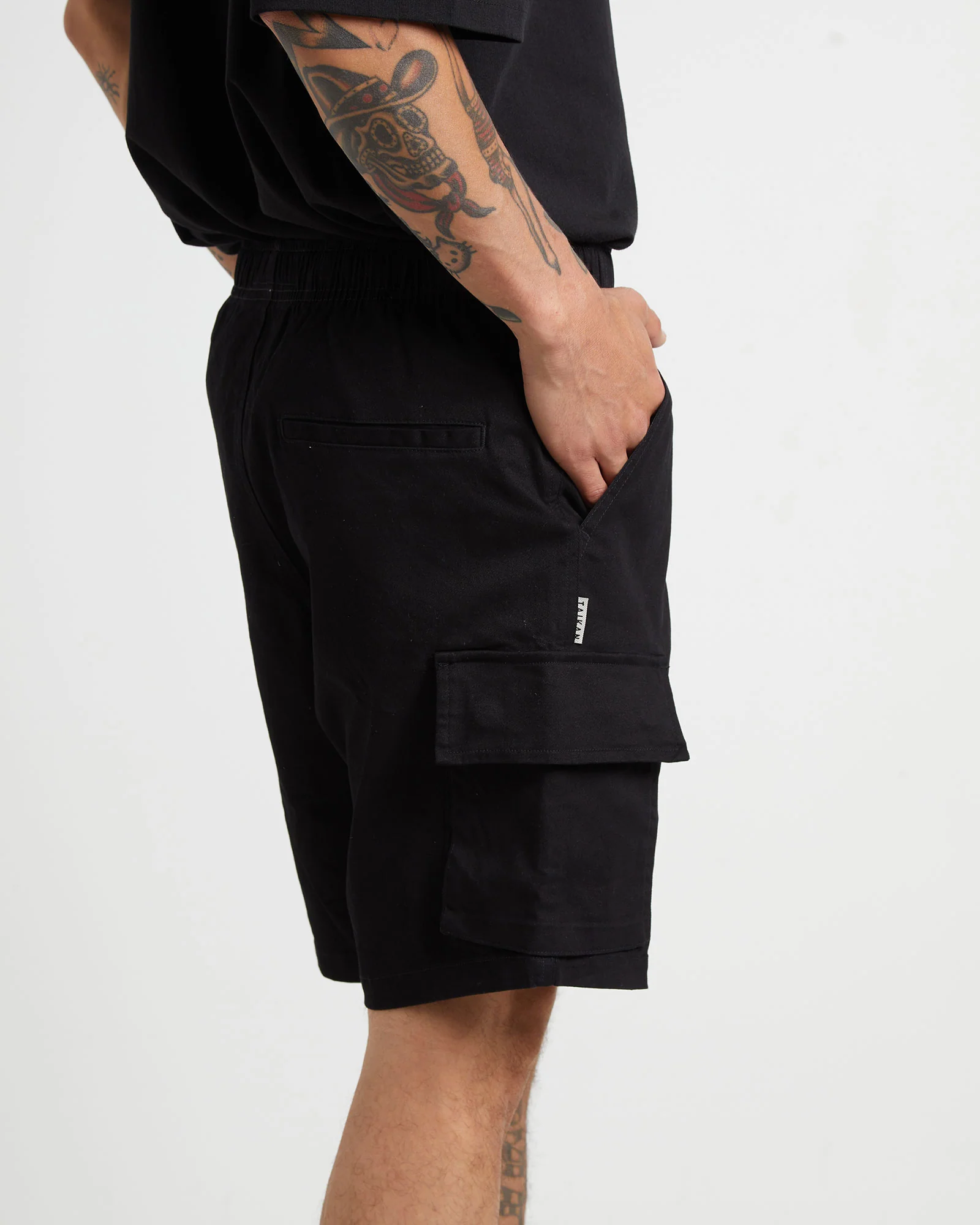Cargo Shorts in Black - Image 6