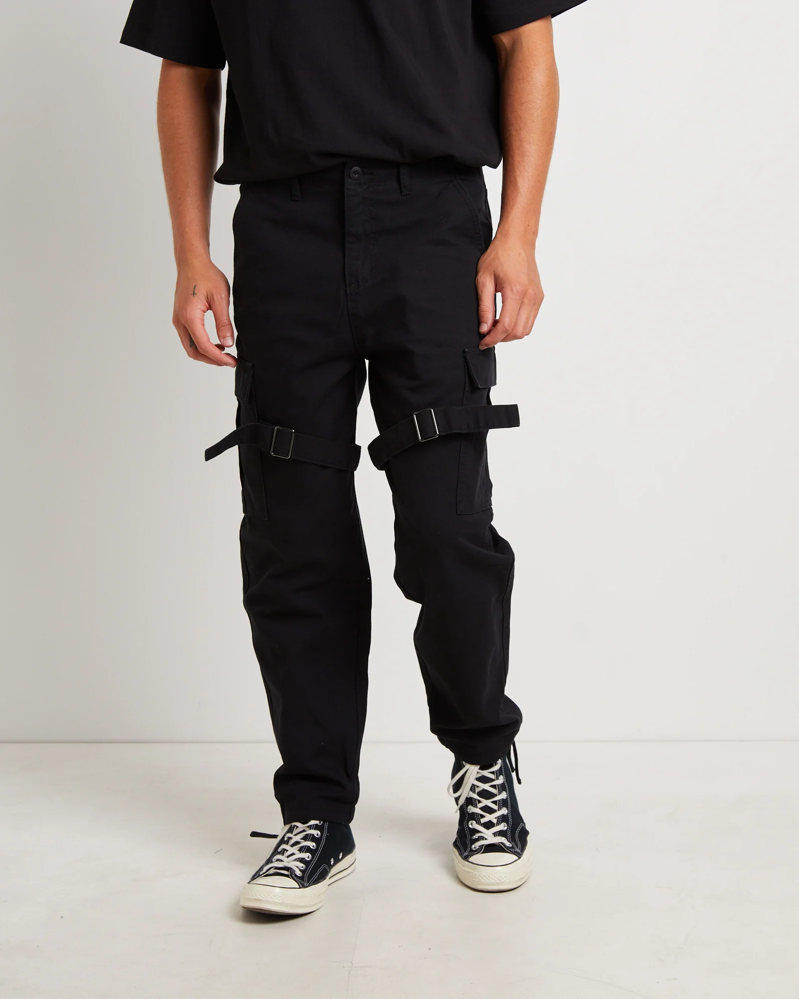 Chicane Cargo Pants in Black - Image 5