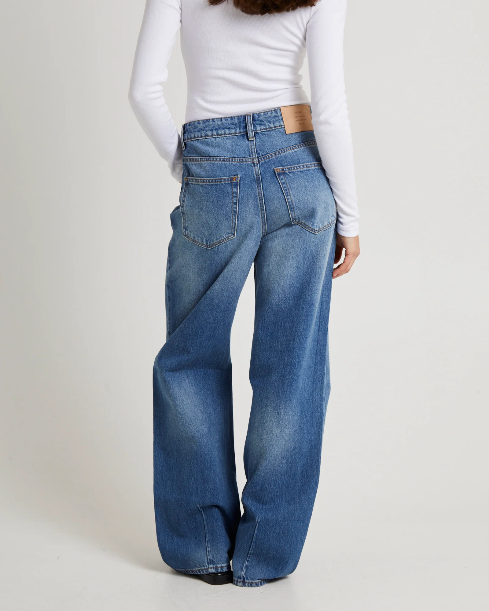 Coco Relaxed Innovative Jeans - Image 2