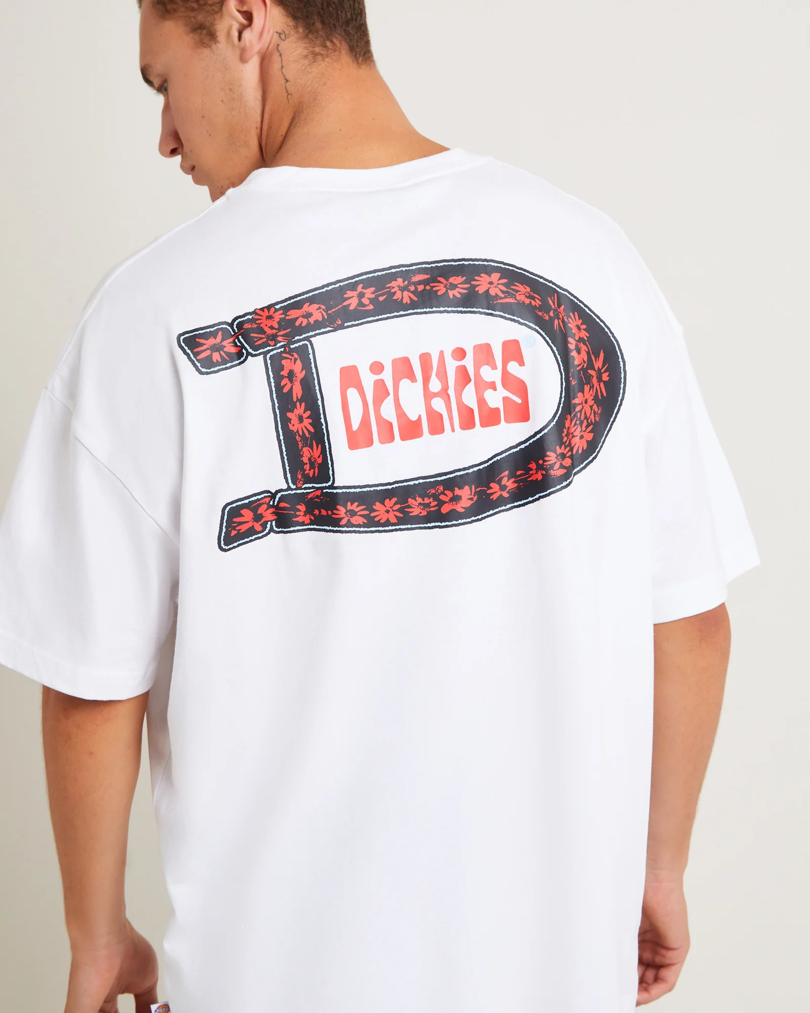 Daisy Chain 330 Short Sleeve T-Shirt in White - Image 5