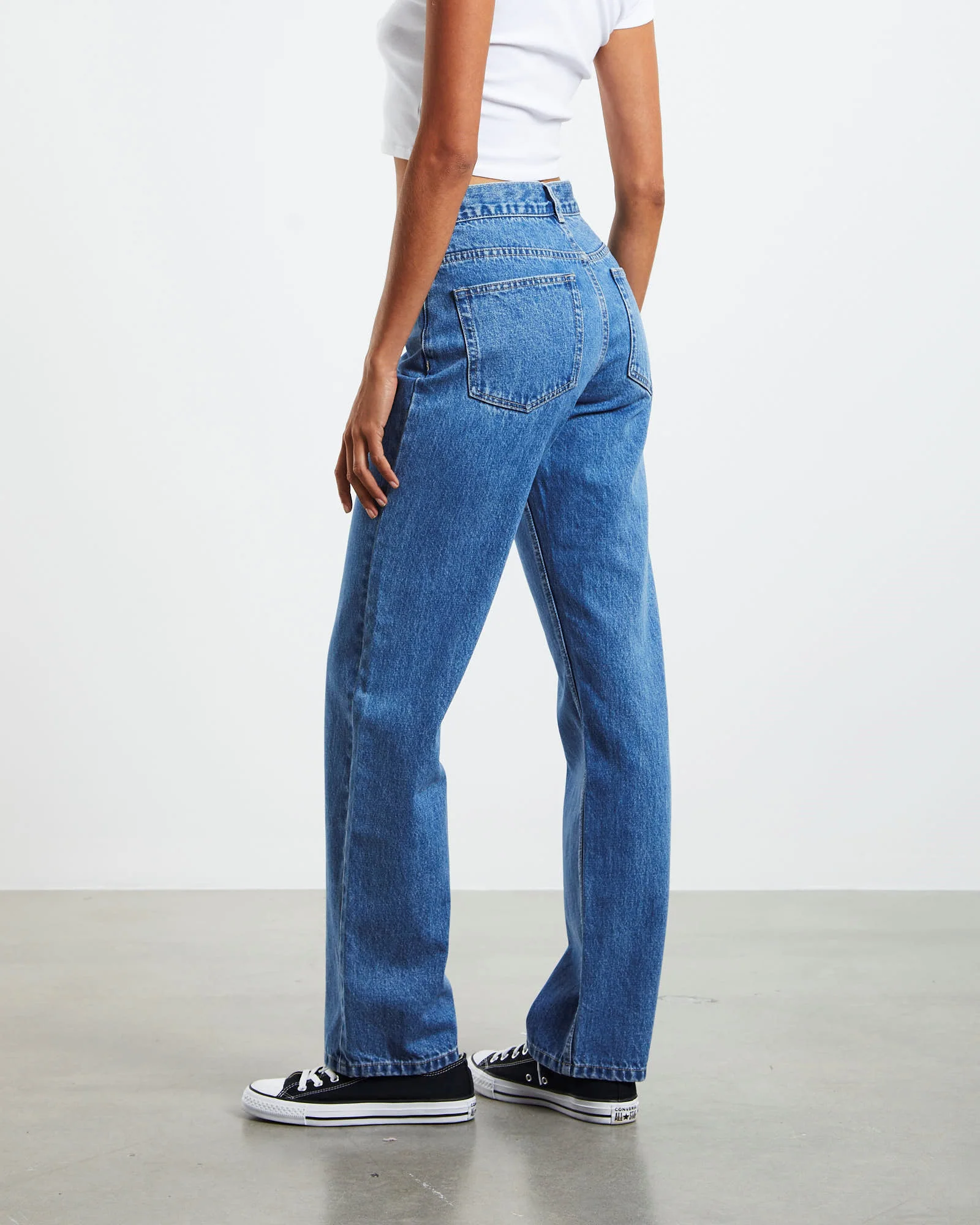 Emmy Low Rise V-Waist Straight Jeans Bright Blue - Image 3