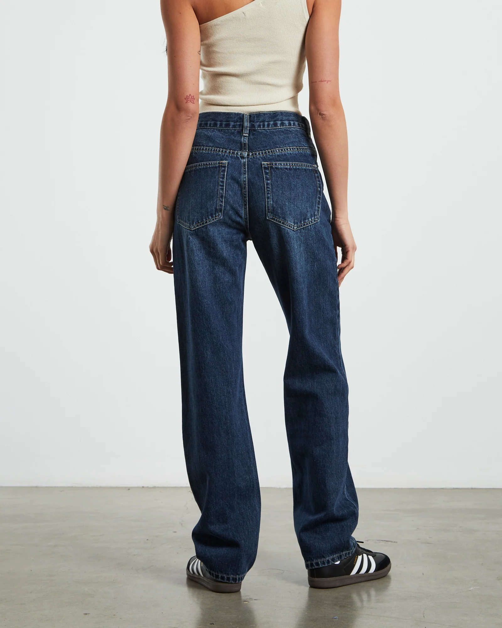 Emmy V Waist Straight Jeans Y2K - Image 3