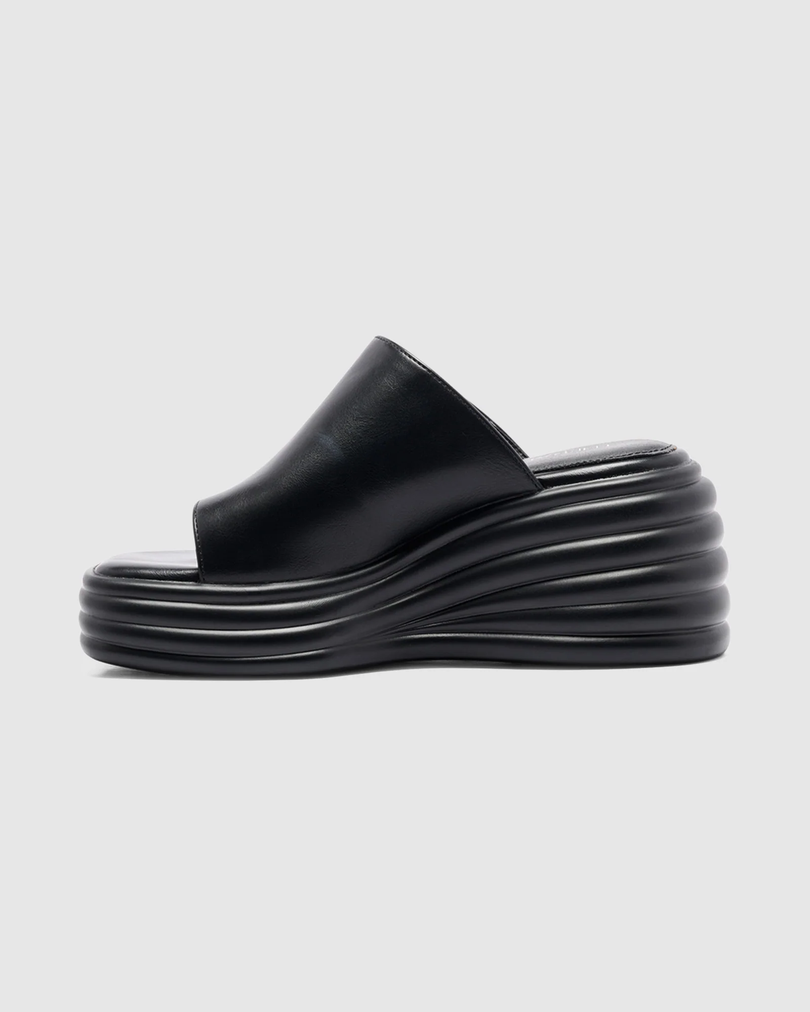 Finale Wedge Sandal - Image 4