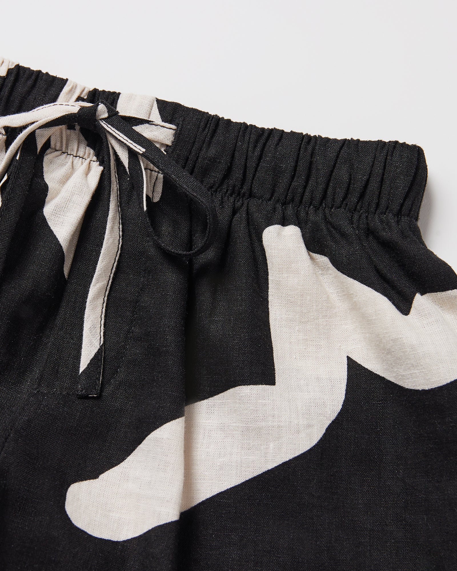 Girls Charlie Swirl Shorts in Black - Image 3