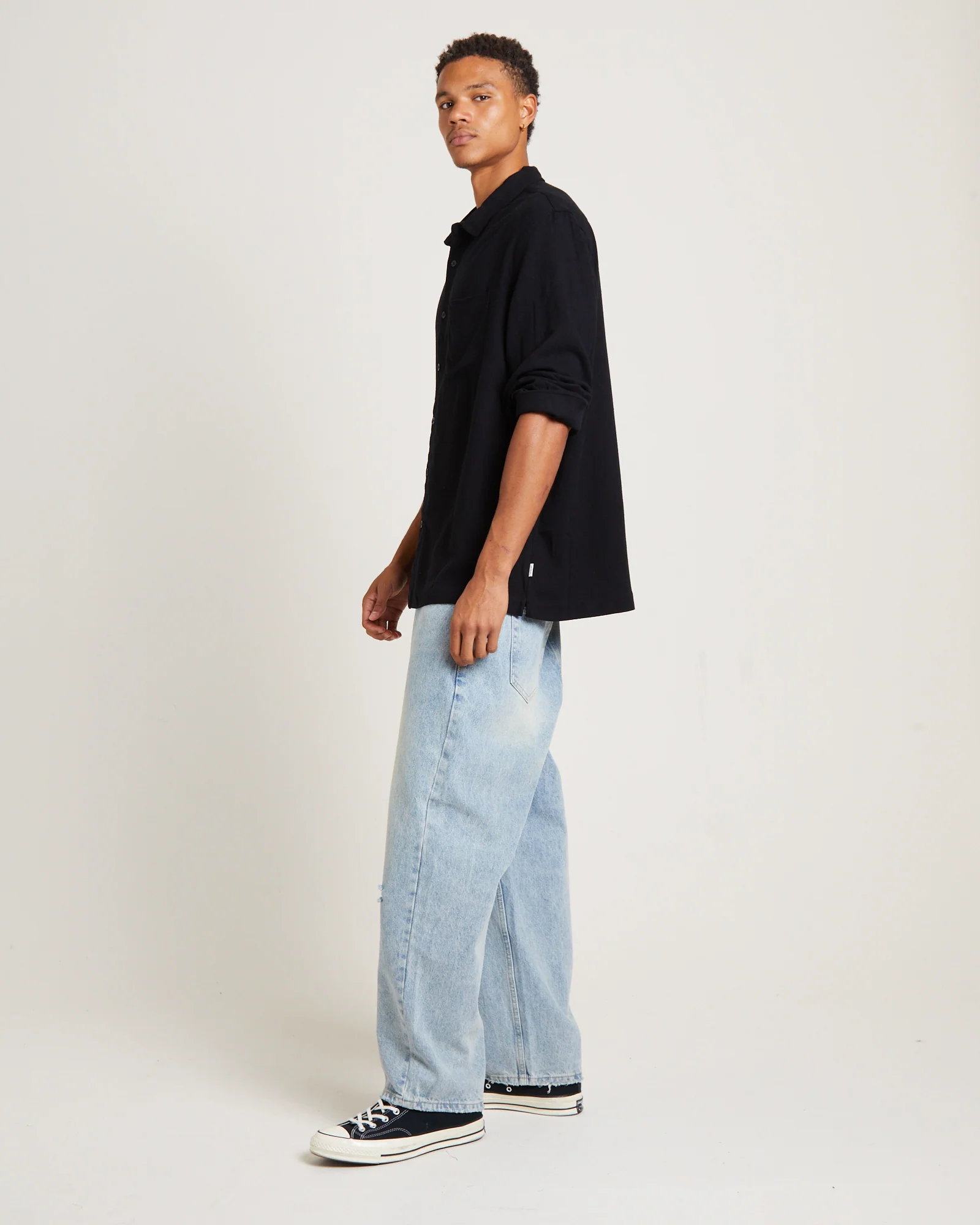 Harrison Linen Long Sleeve Shirt in Black - Image 4