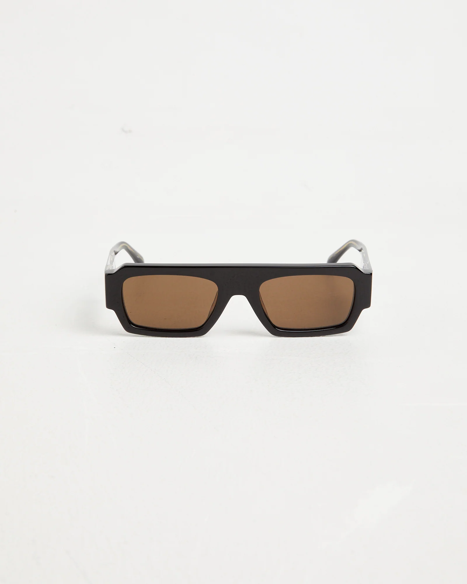 Howie Large Sunglasses in Black - Image 5