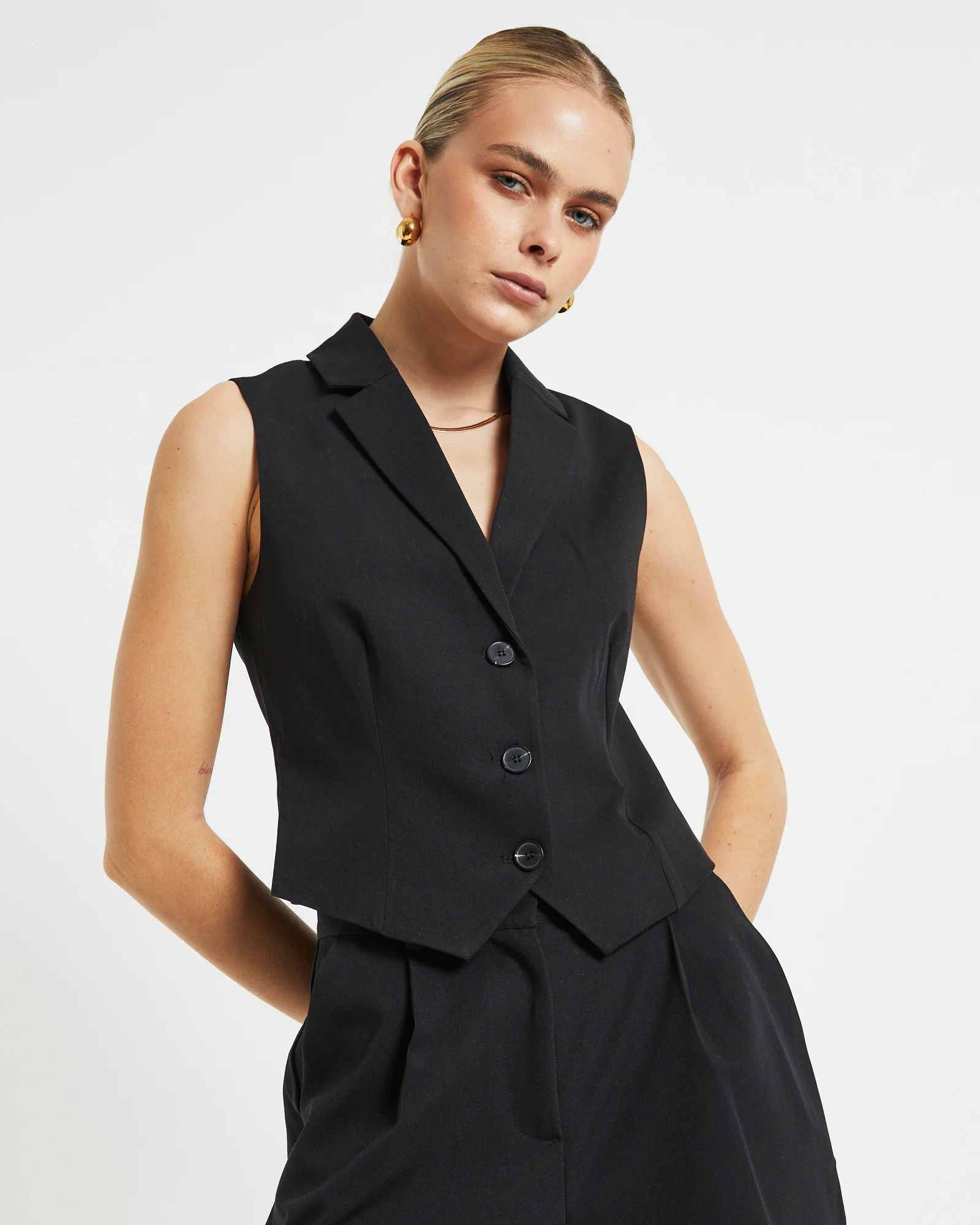 Jennifer Collard Vest in Black - Image 6