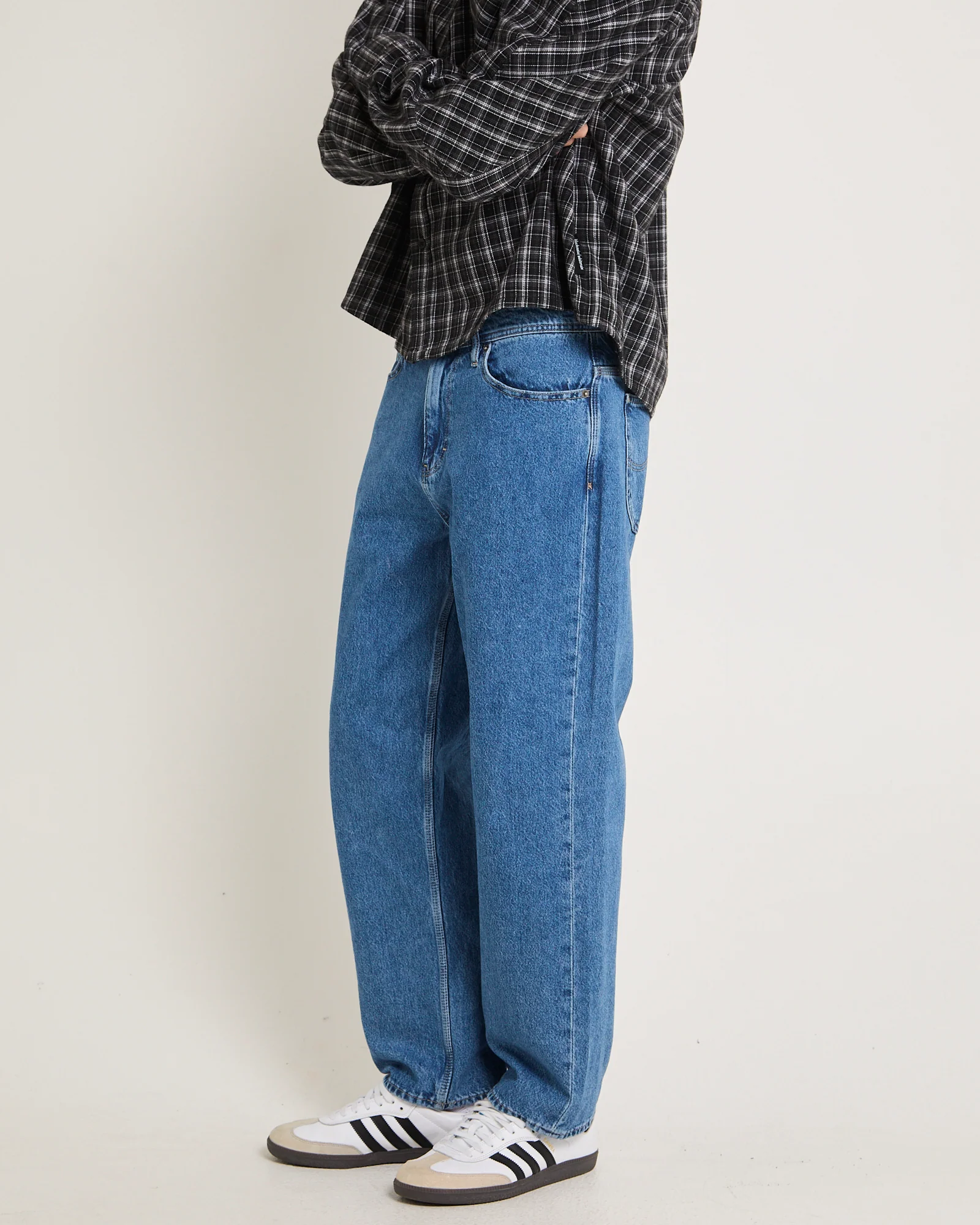 L-Three Straight Denim Jeans Satisfaction Indigo - Image 3