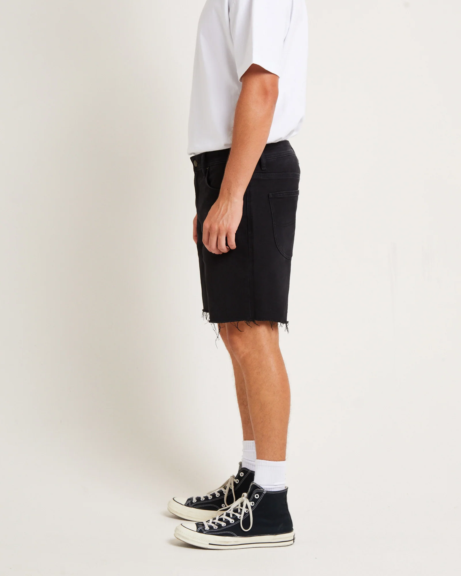 L Two Denim Shorts in Blackout - Image 4