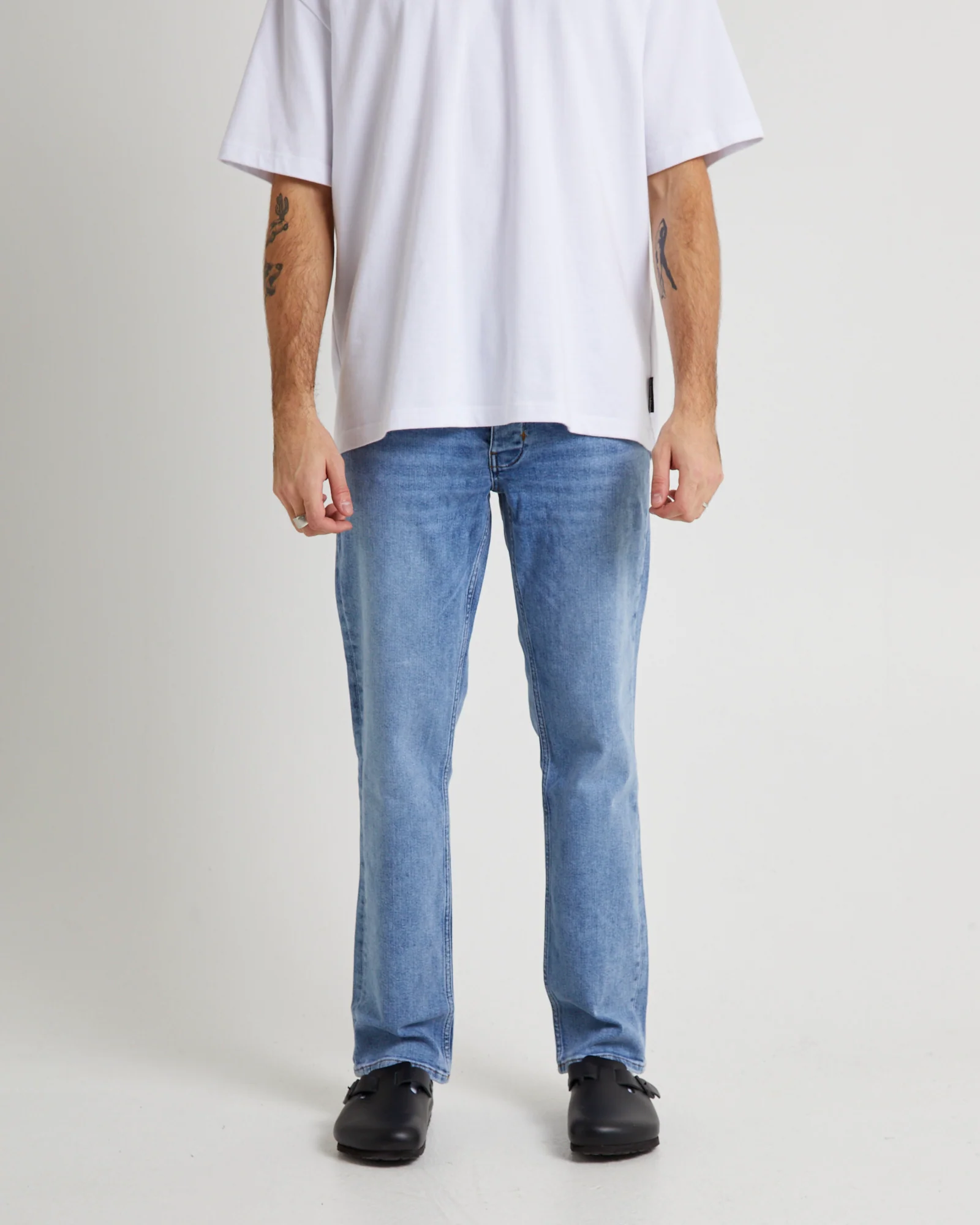 Lou Straight Denim Jeans Valentine