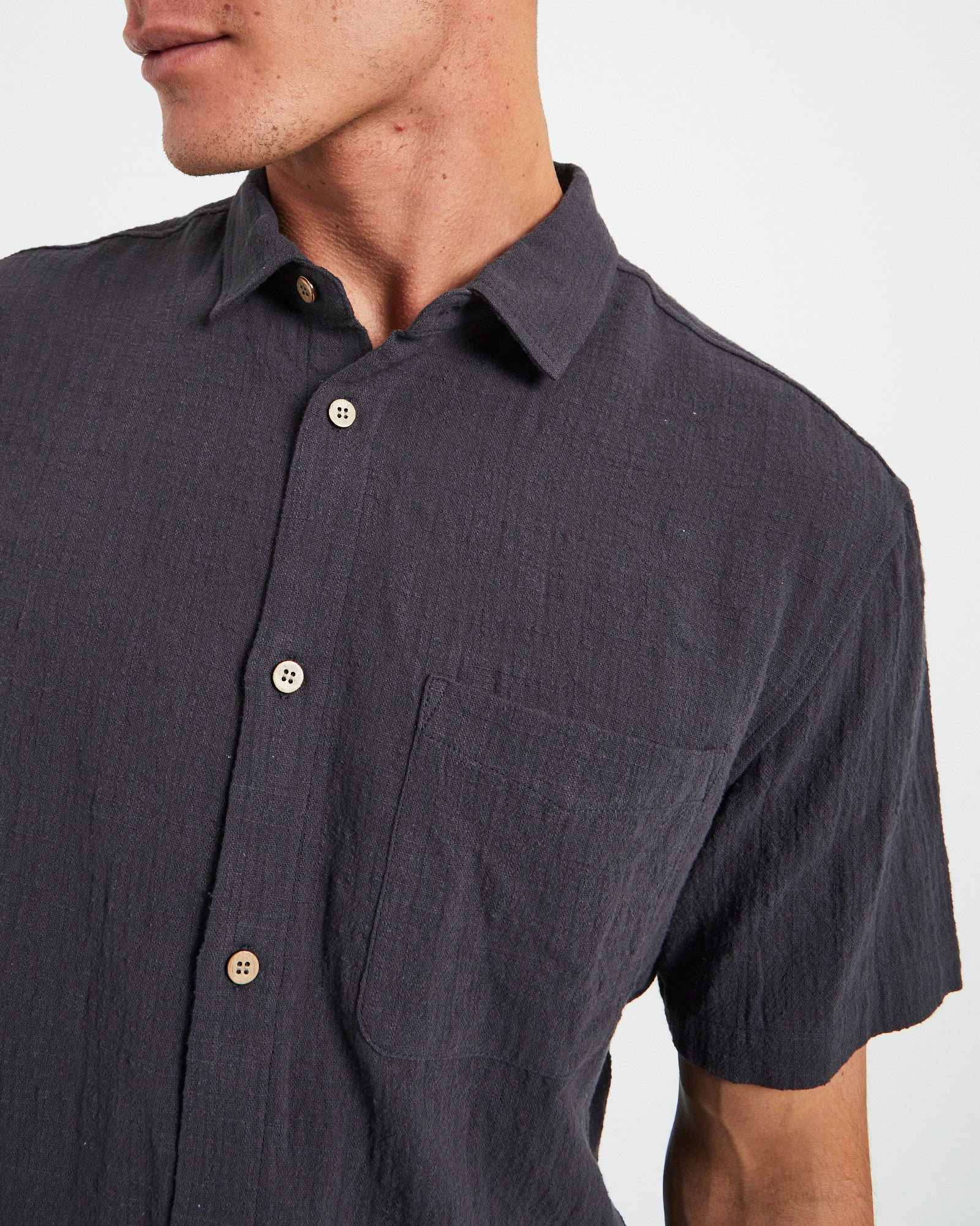 Louie Shirt in Black - Image 6