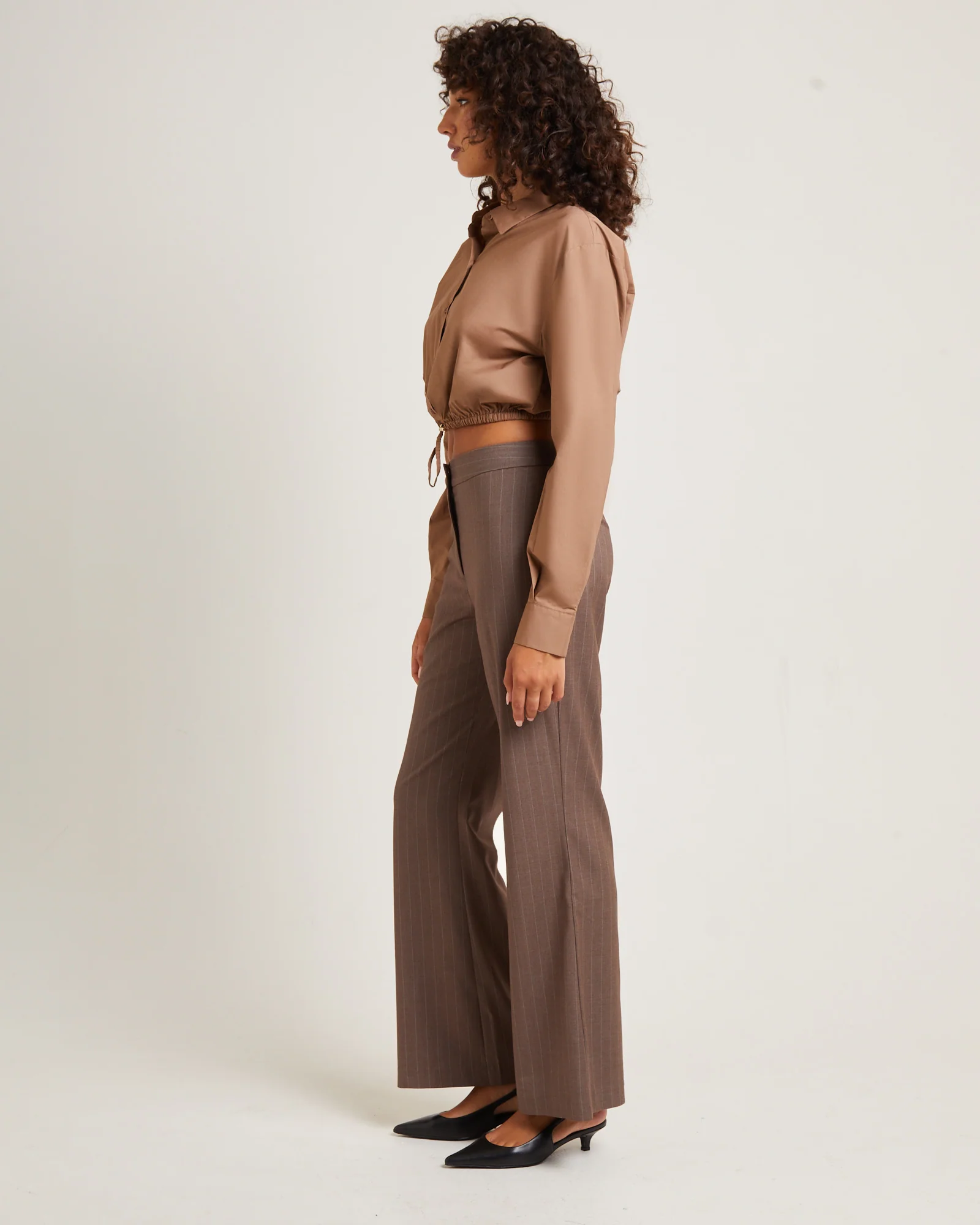 Lucy Drawstring Poplin Long Sleeve Shirt in Chocolate - Image 4