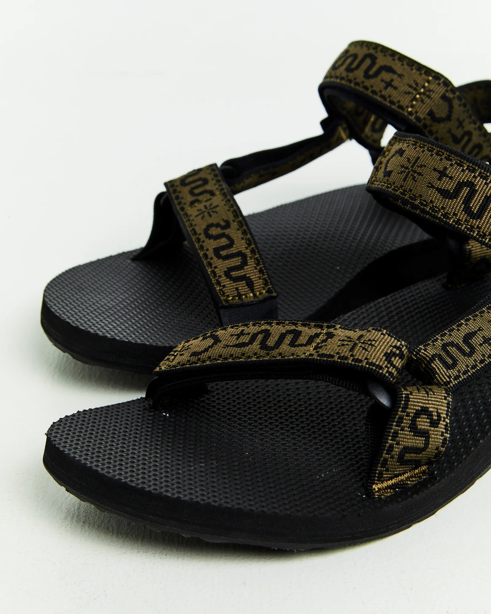 M Original Universal Bandana Sandals Dark Olive - Image 4