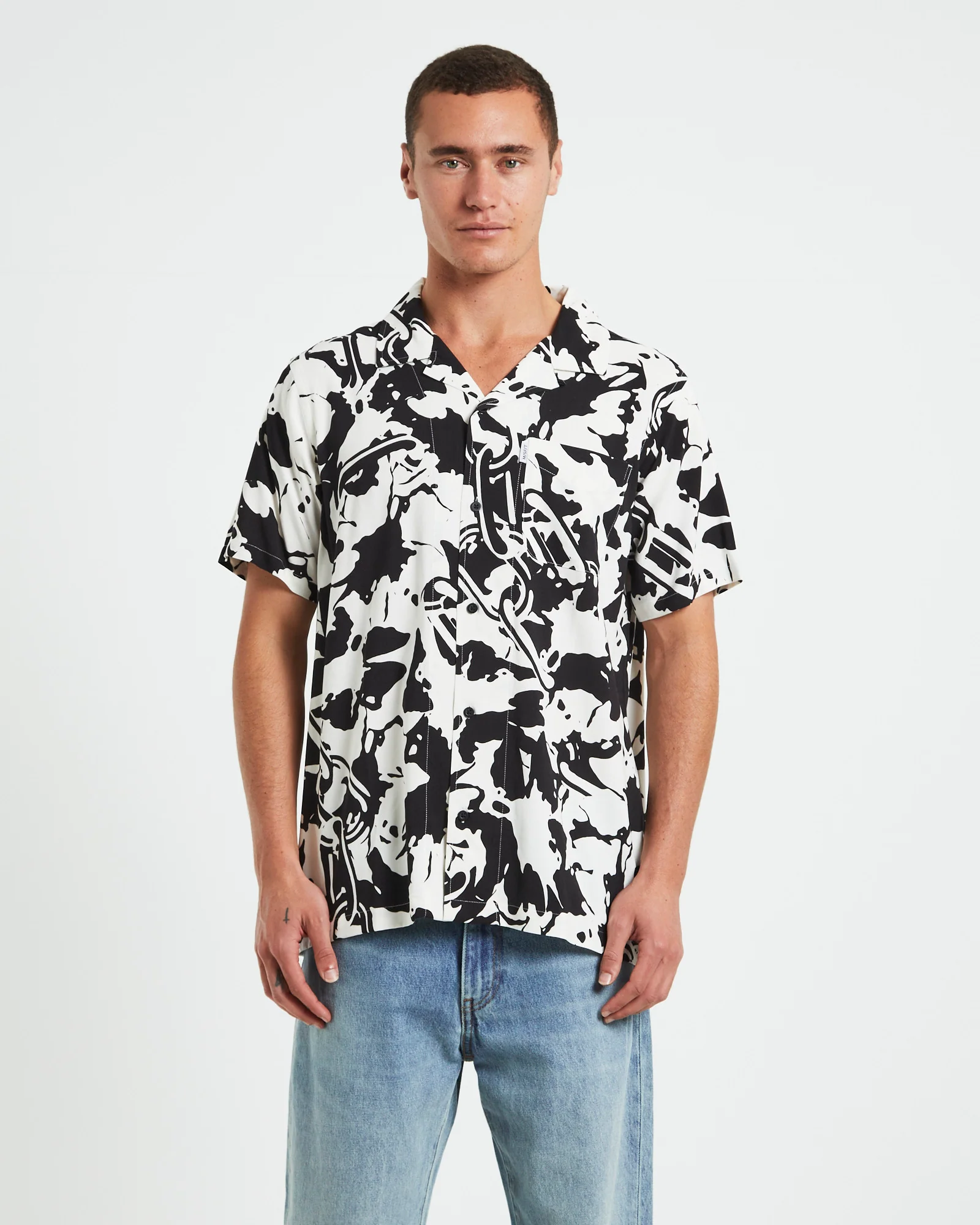 Mandiball Short Sleeve Shirtin Black - Image 5