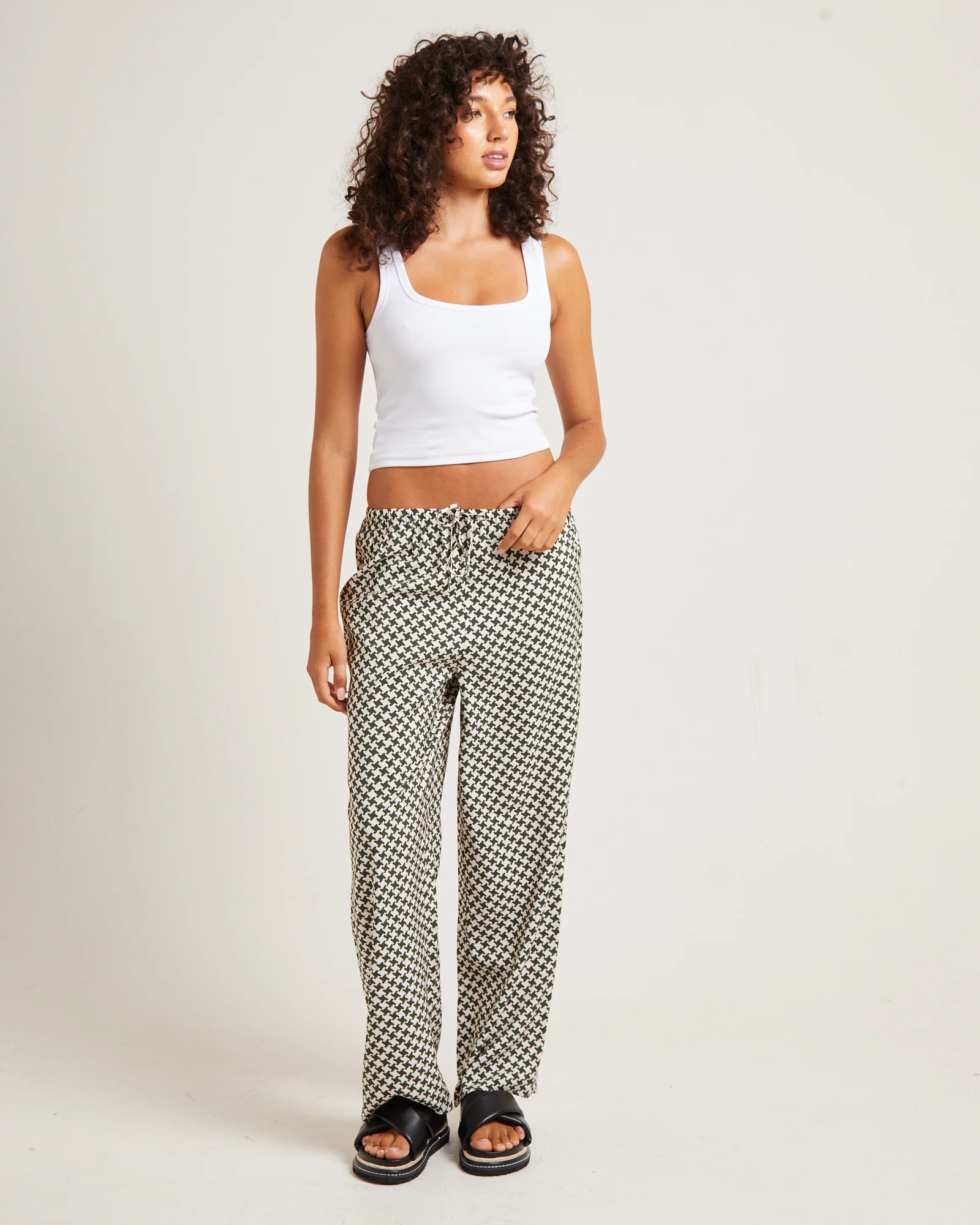 Minnie Crepe Pants Olive - Image 3