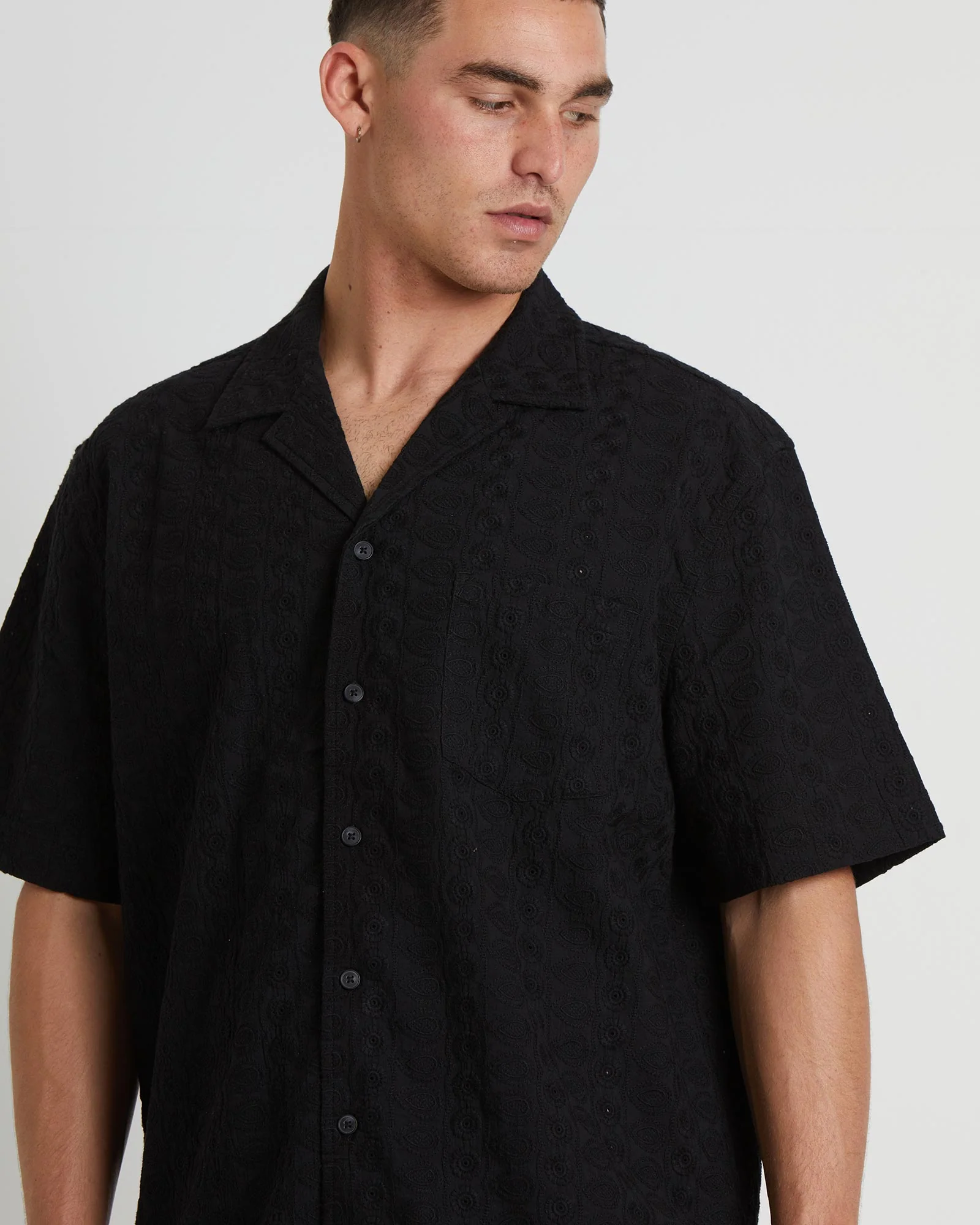 Montel Short Sleeve Resort Shirt in Black - Image 5