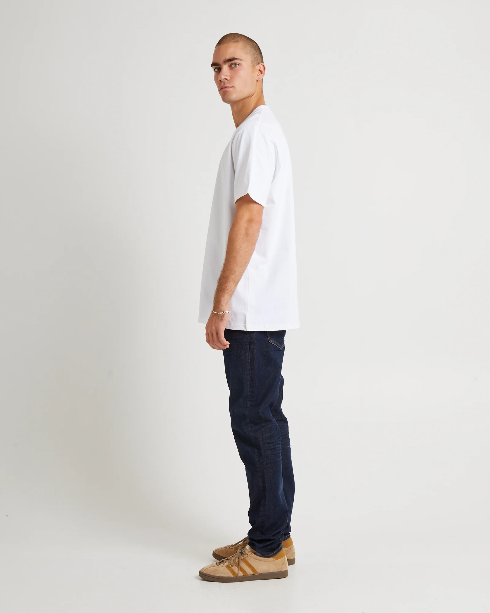 Neuw Premium T-Shirt - Image 4