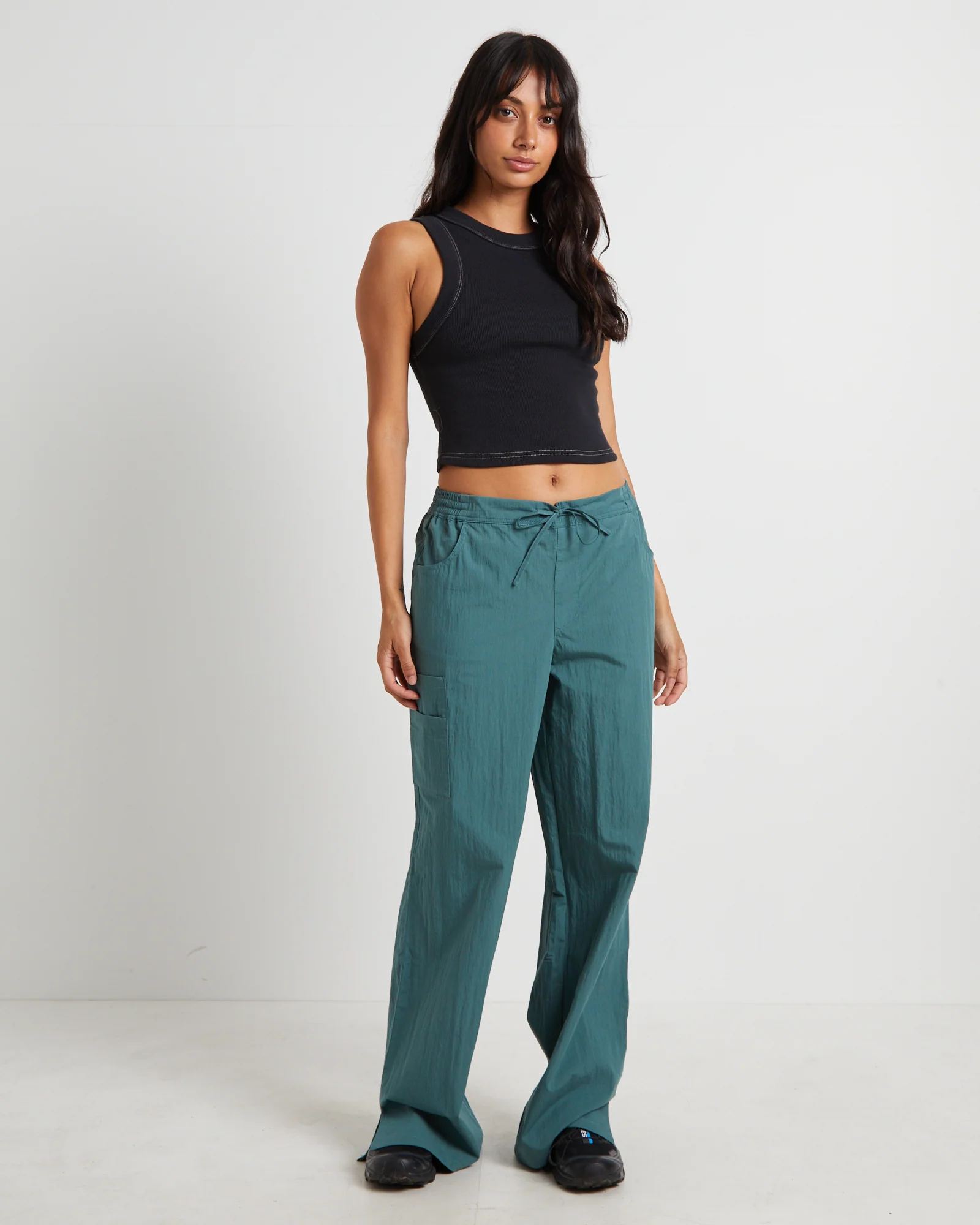 Port Aransas Pants in Lincoln Green - Image 3