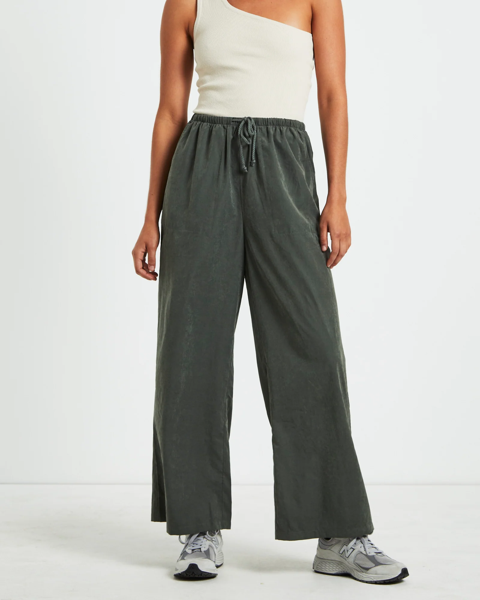 Sahara Soft Drape Coastal Pant Deep Green - Image 2