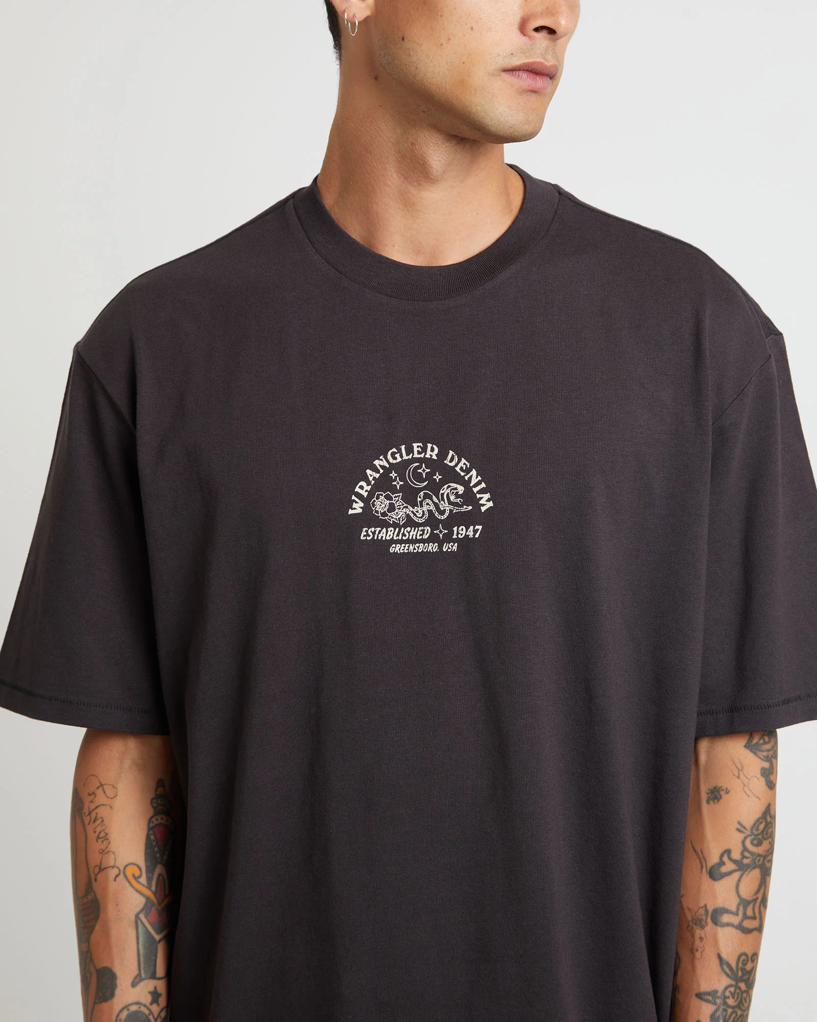 Serpent Stampslacker Short Sleeve T-Shirt in Worn Black - Image 5