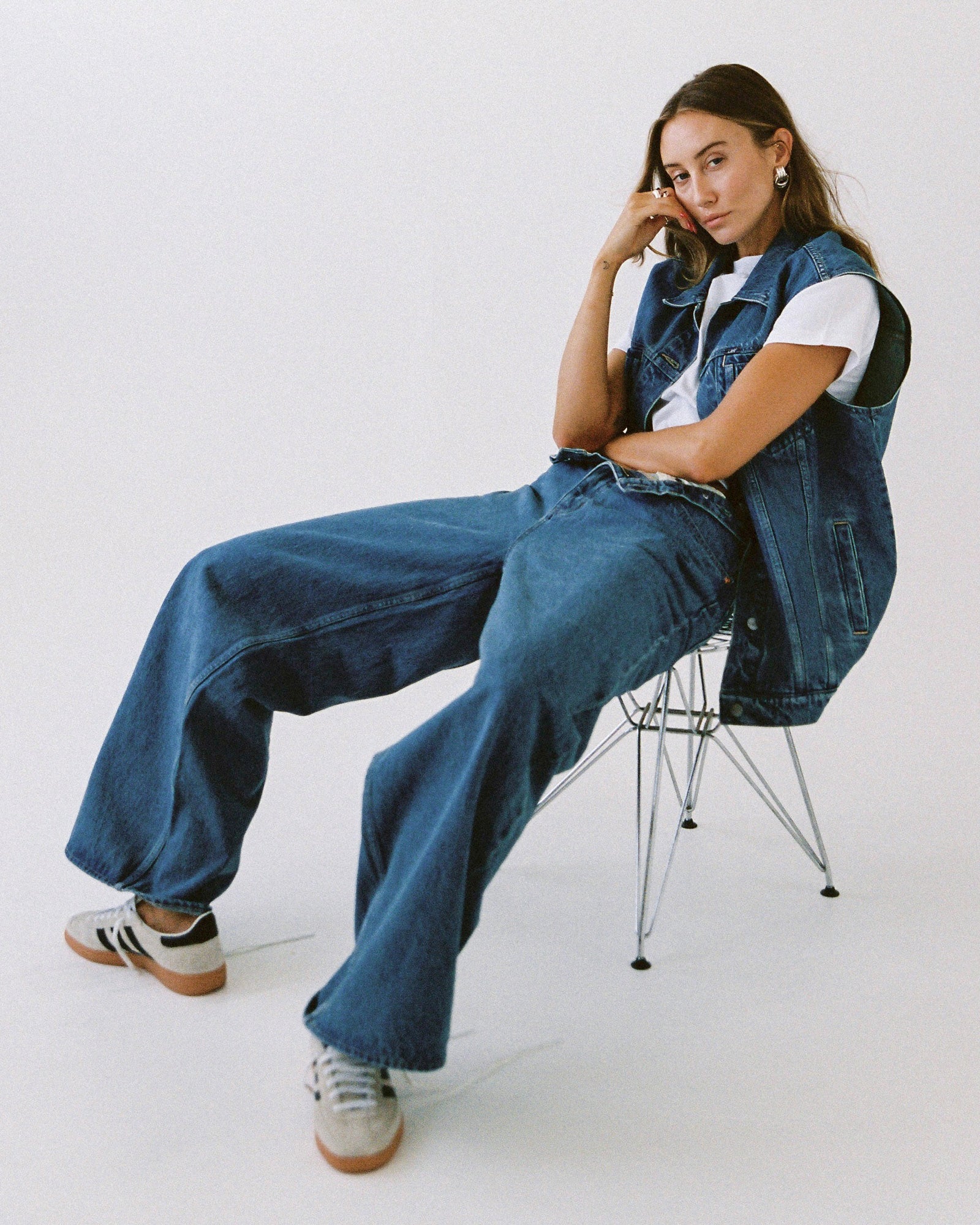 Signature Wide Leg Relaxed Denim Jeans - Image 5