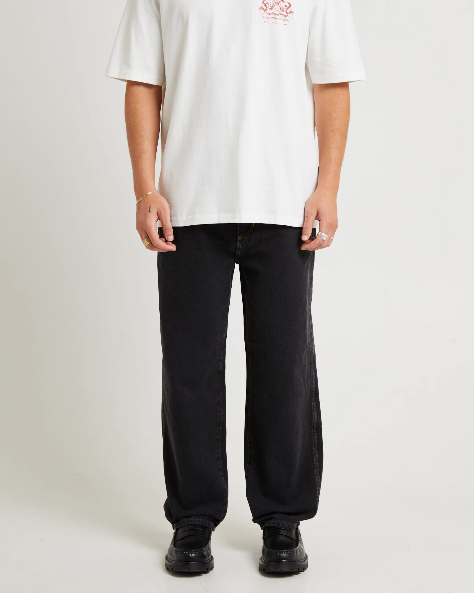 Slacker Relaxed Jeans Ledger Worn Black