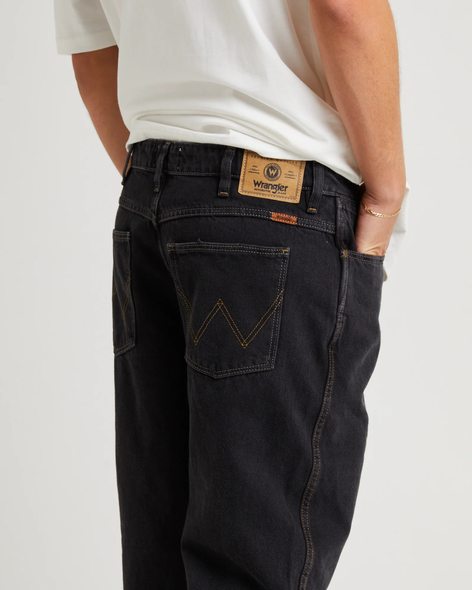 Slacker Relaxed Jeans Ledger Worn Black - Image 5
